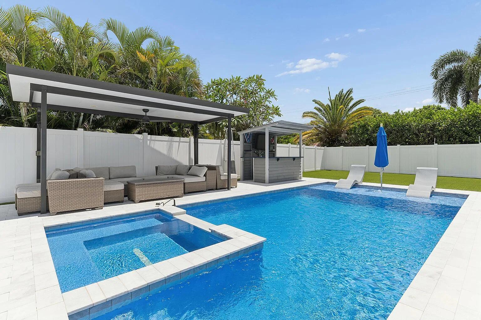 405 Chapel Hill, Boynton Beach FL 33435