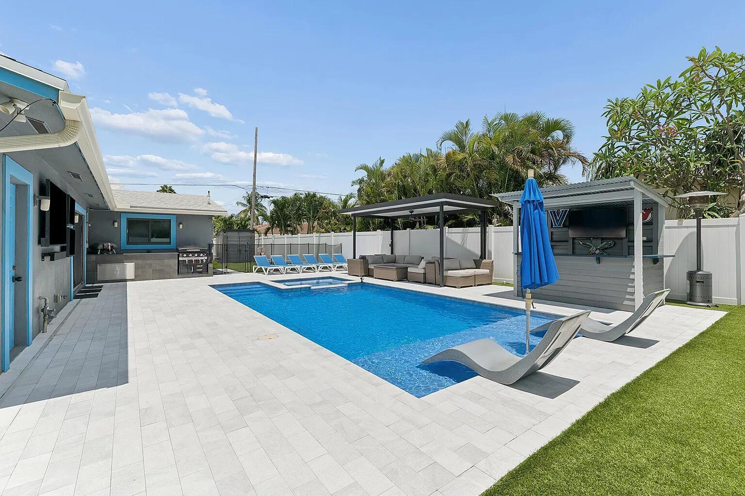405 Chapel Hill, Boynton Beach FL 33435