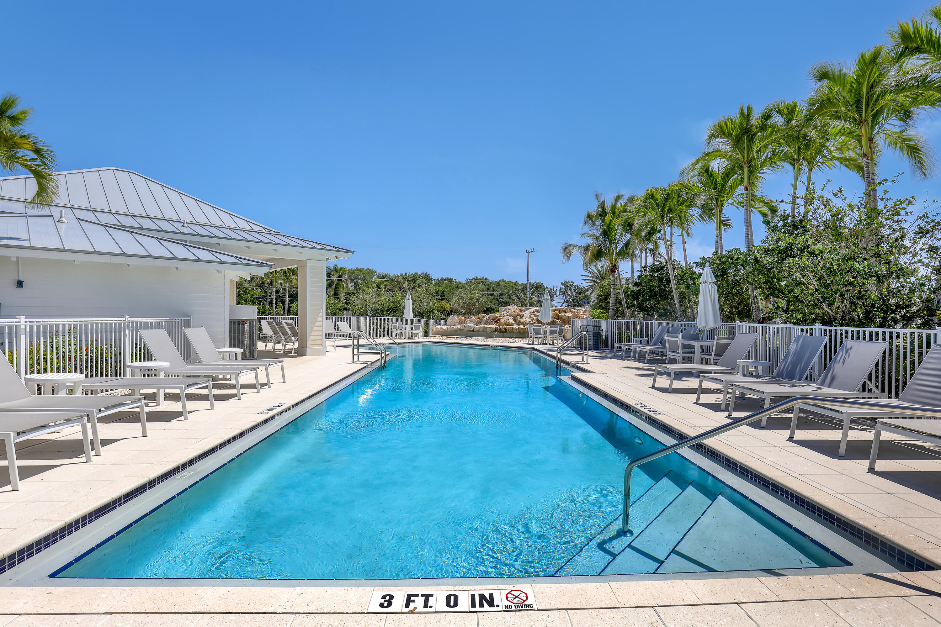 107 ROYAL PALM #107, Tequesta FL 33469