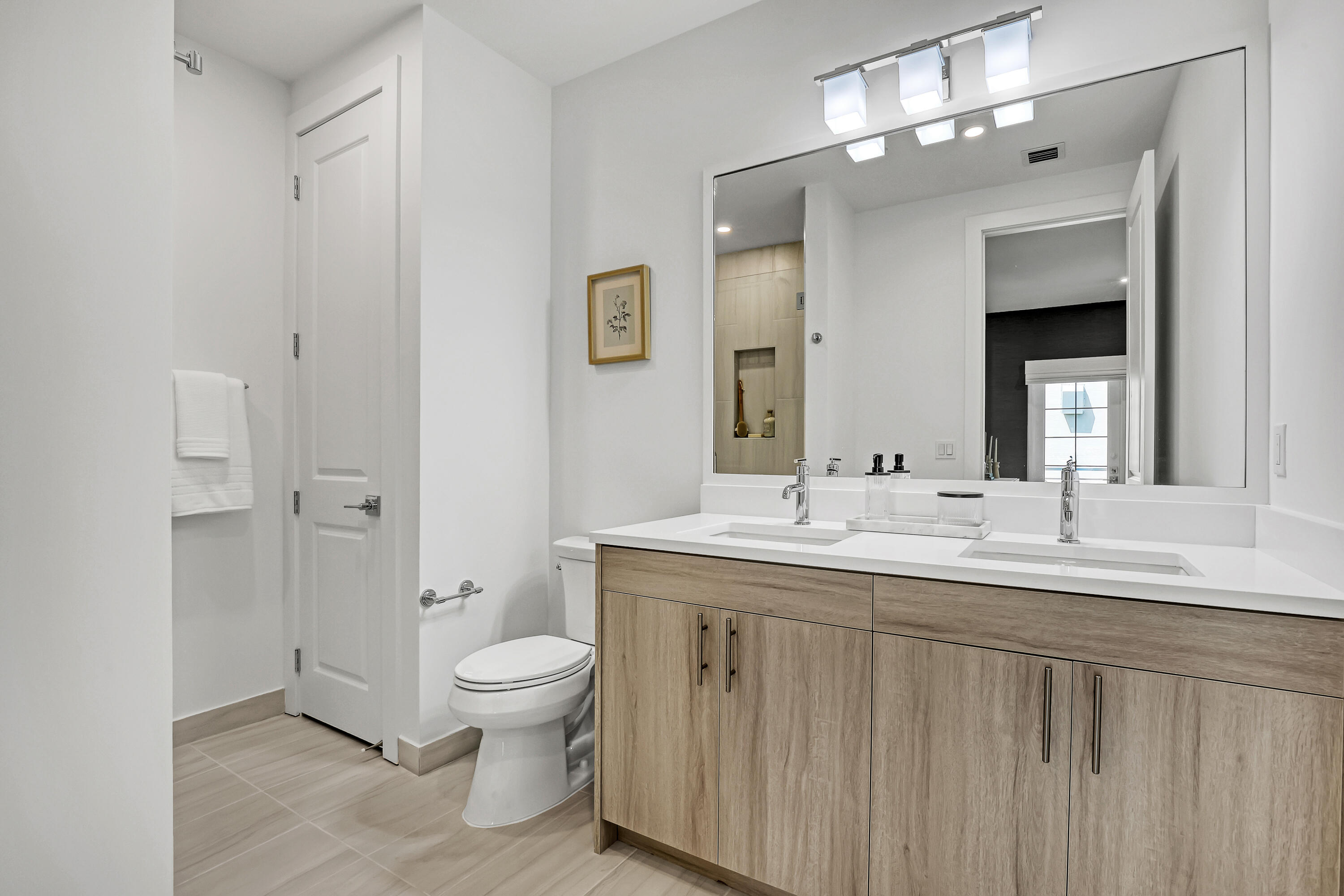 107 ROYAL PALM #107, Tequesta FL 33469