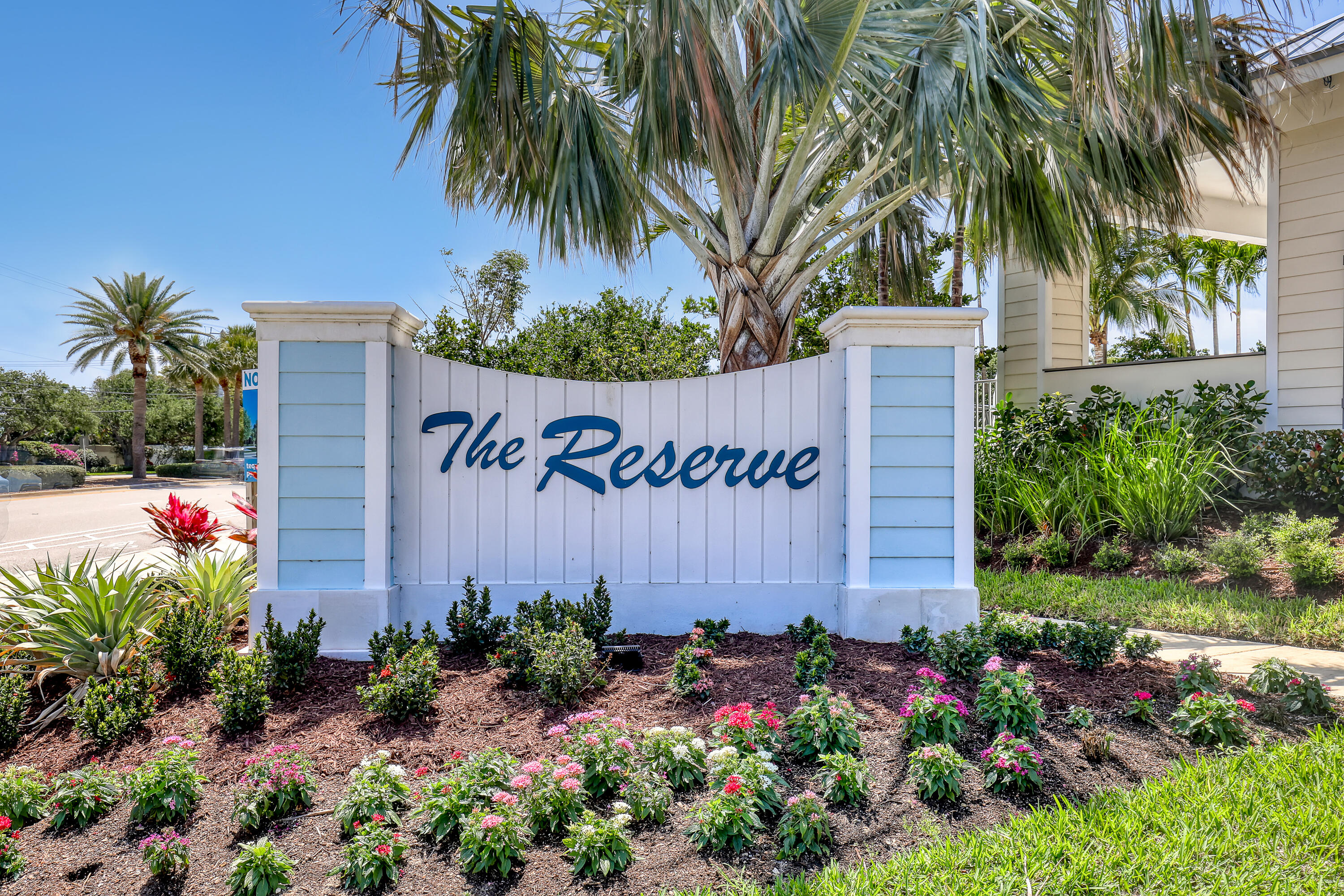 107 ROYAL PALM #107, Tequesta FL 33469