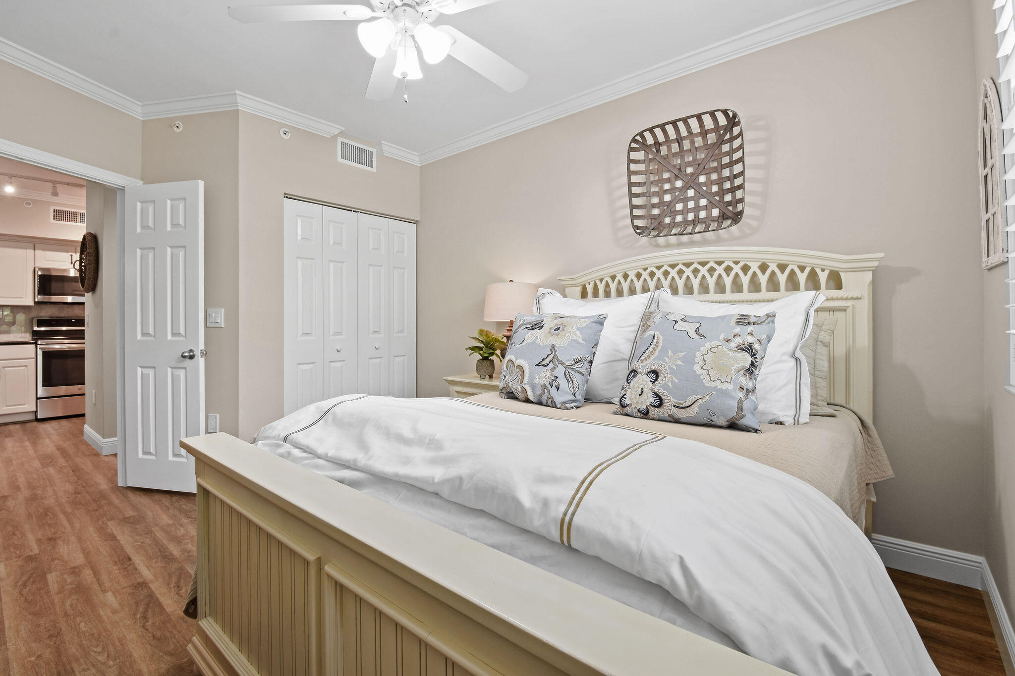 11790 SAINT ANDREWS #102, Wellington FL 33414