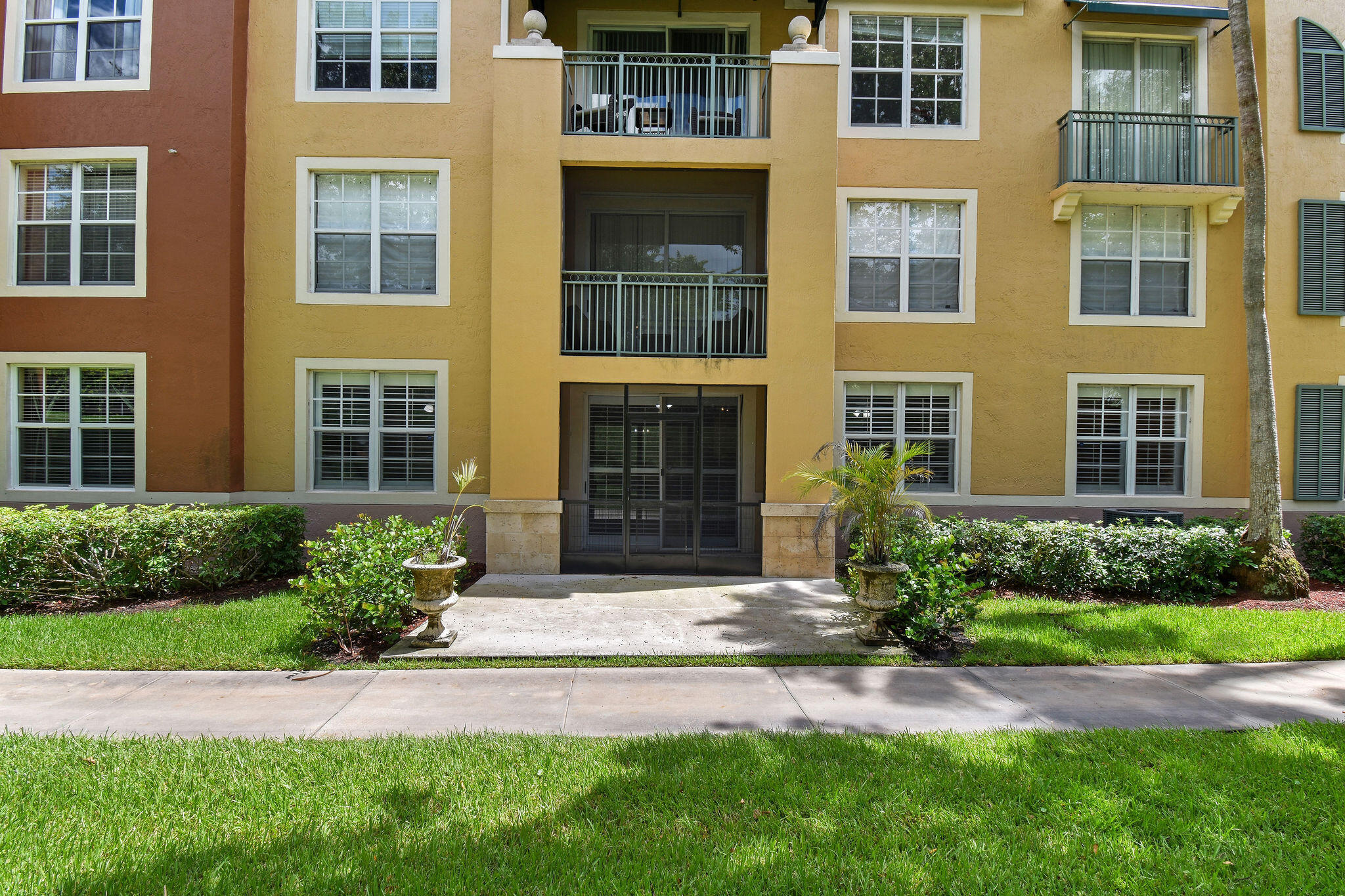 11790 SAINT ANDREWS #102, Wellington FL 33414
