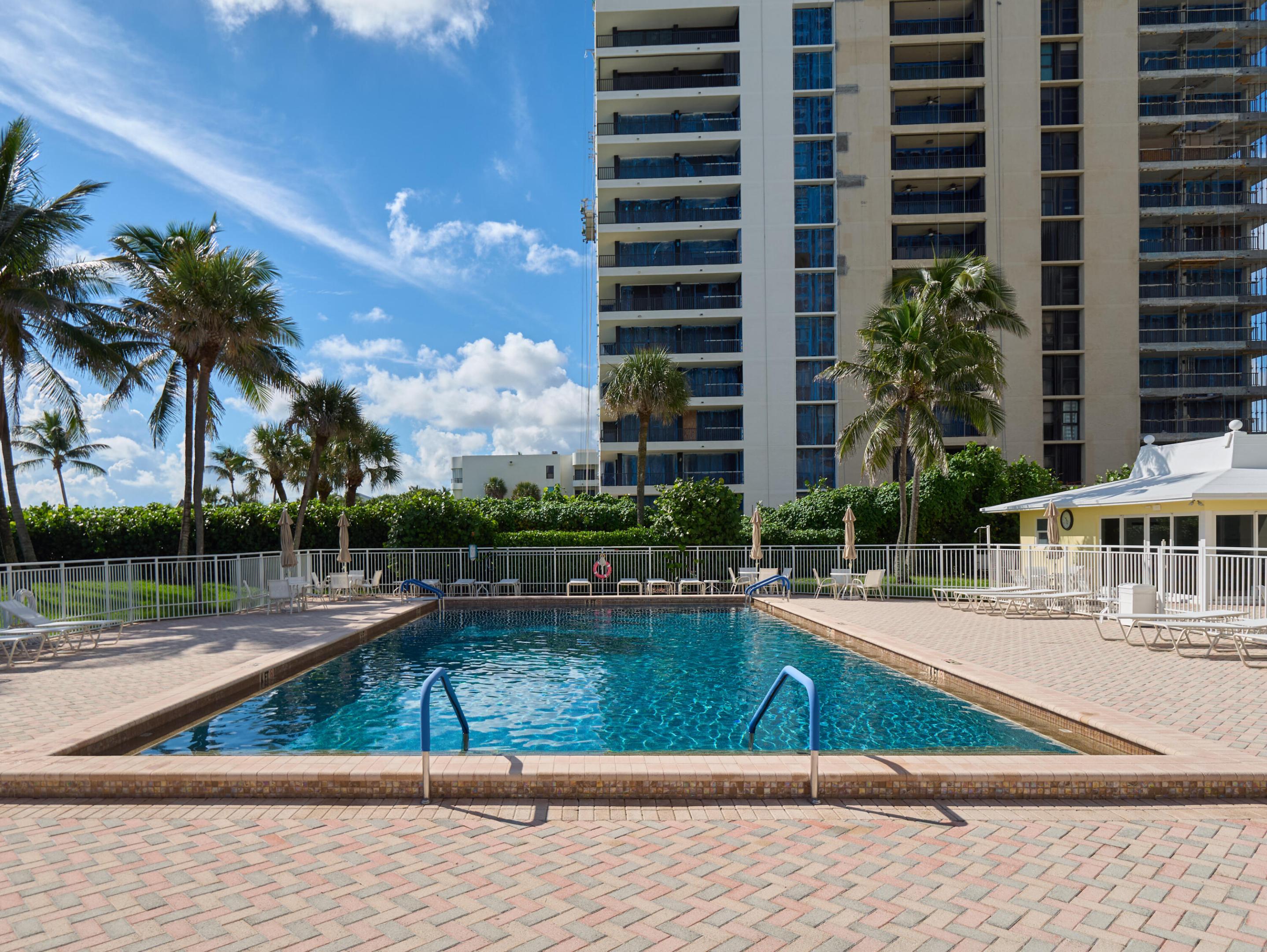 500 Ocean #E-2D, Juno Beach FL 33408
