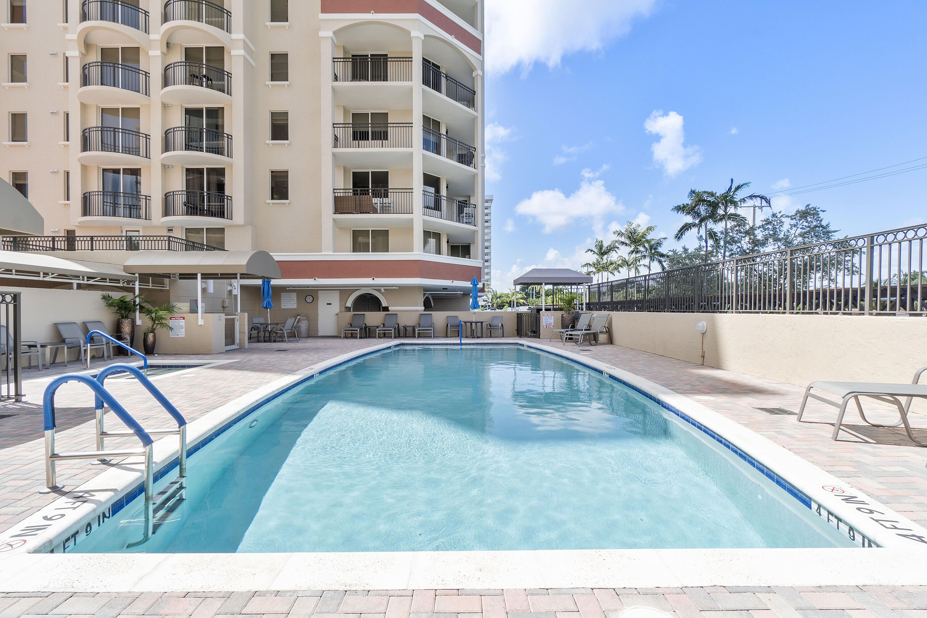 2011 N Ocean #304, Fort Lauderdale FL 33305