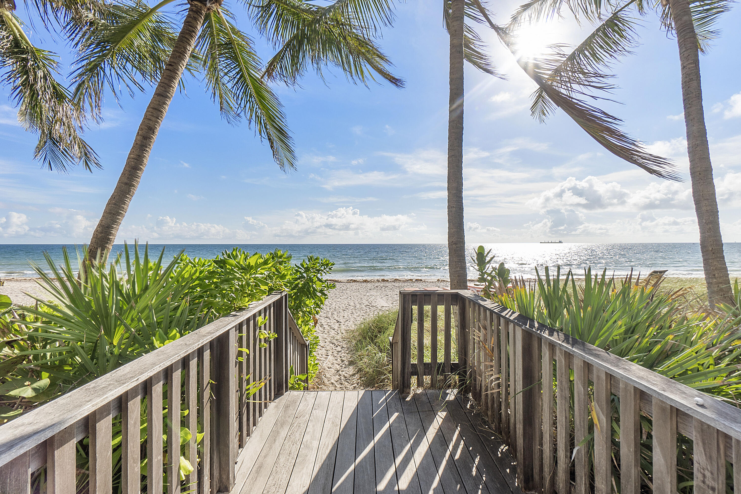 2011 N Ocean #304, Fort Lauderdale FL 33305