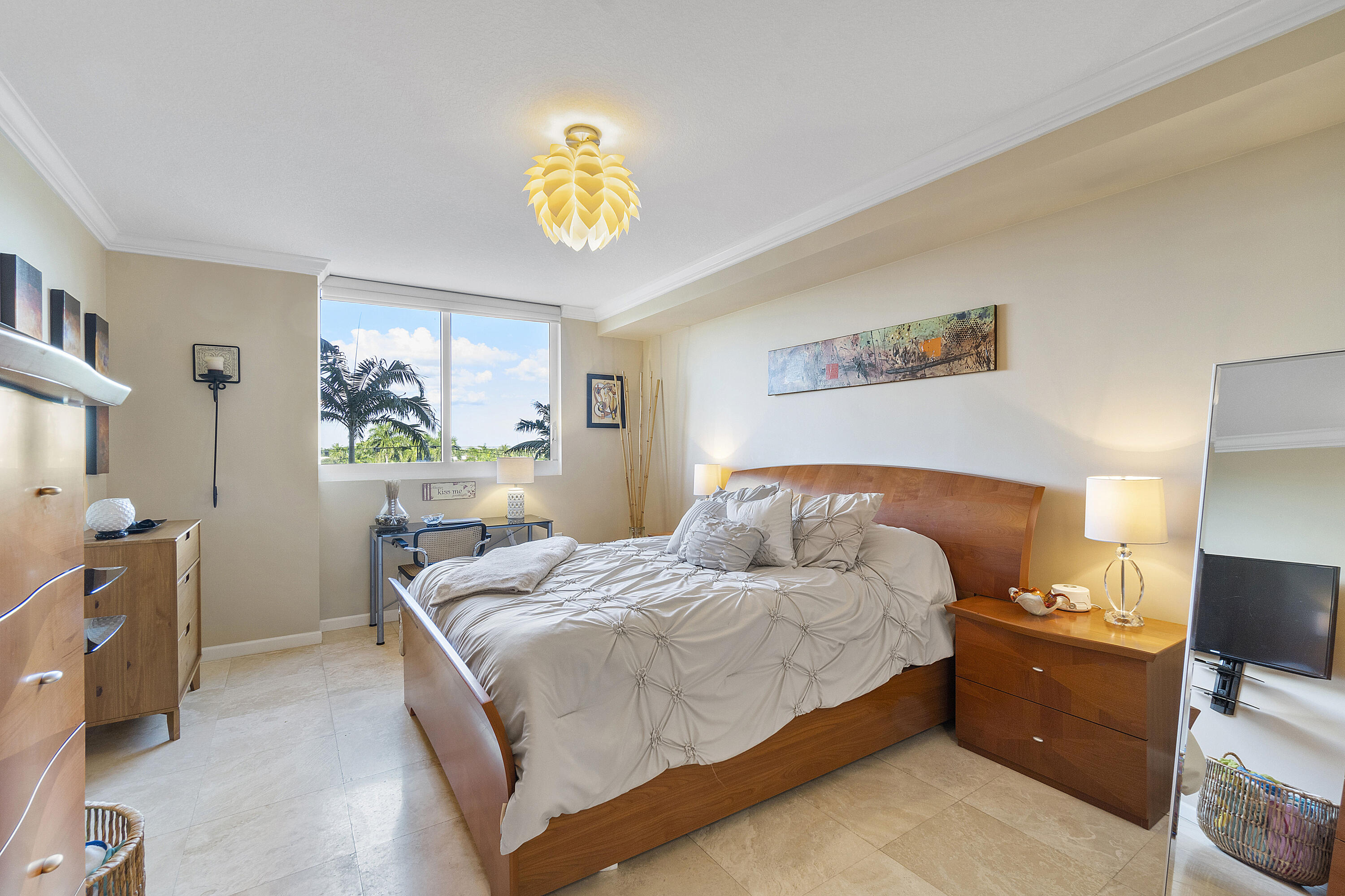 2011 N Ocean #304, Fort Lauderdale FL 33305