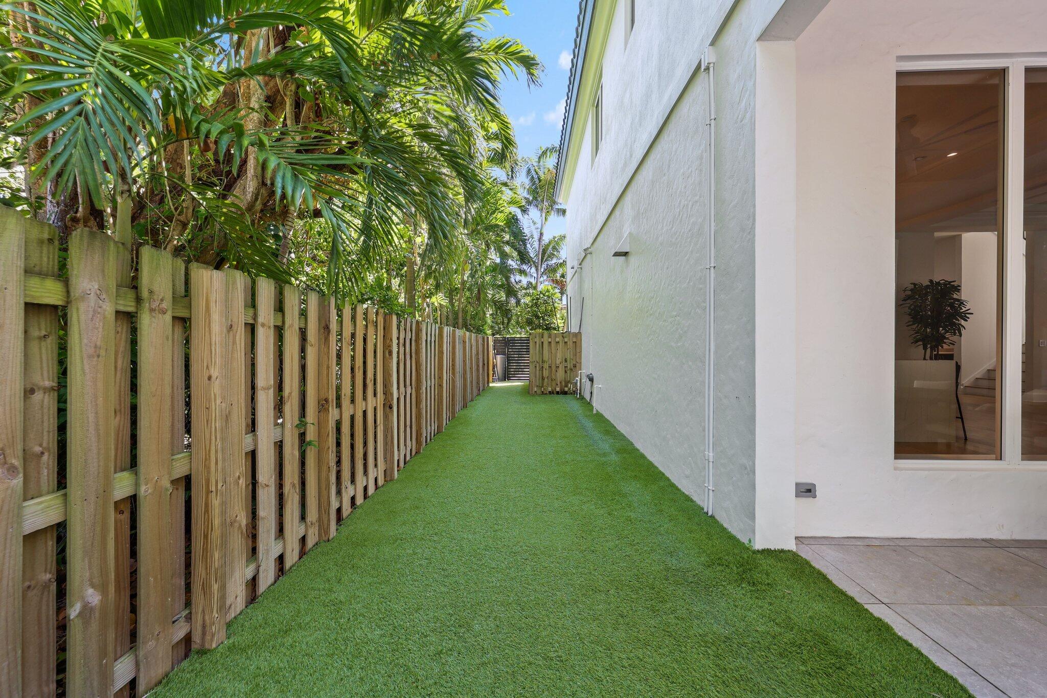 755 W Fern, Boca Raton FL 33432