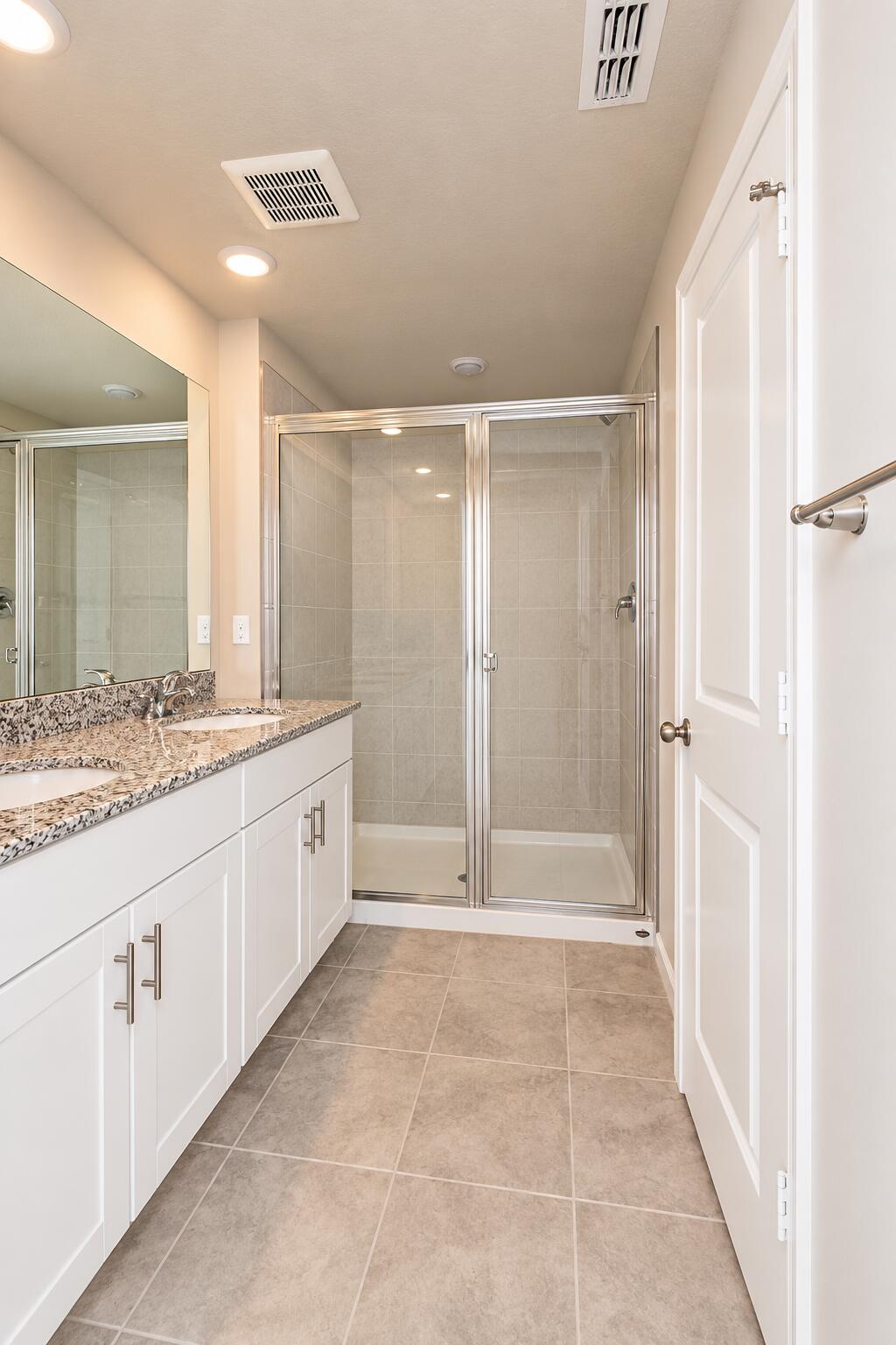 5648 MENTMORE, Mangonia Park FL 33407
