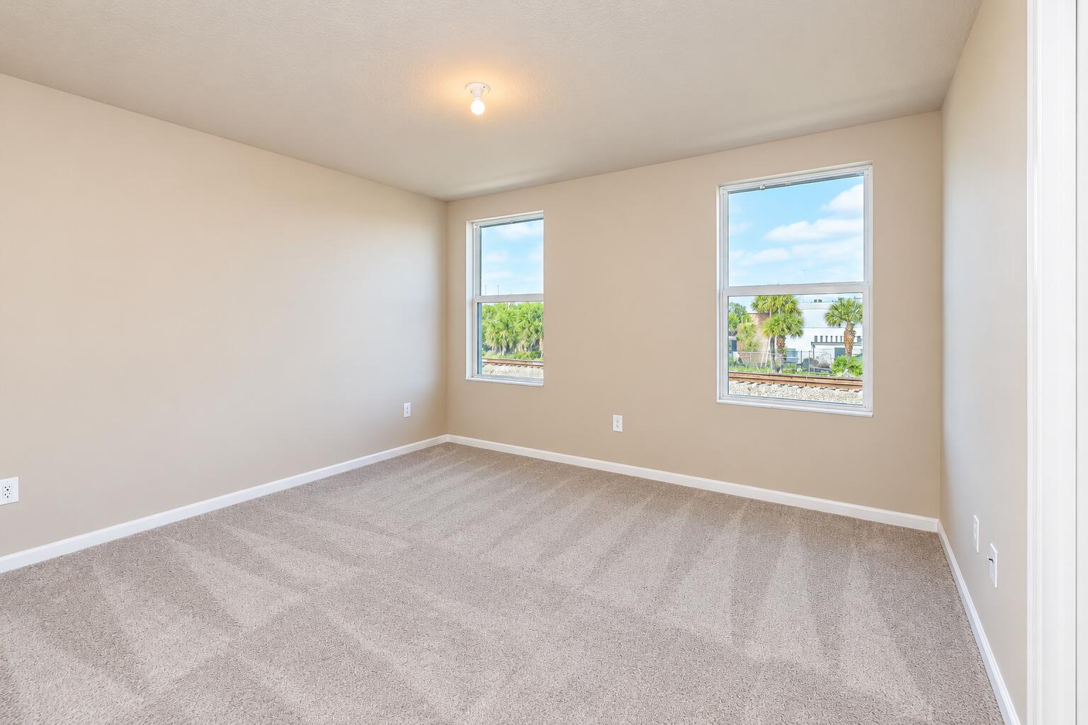 5648 MENTMORE, Mangonia Park FL 33407