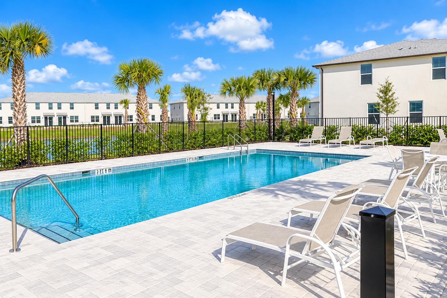 5648 MENTMORE, Mangonia Park FL 33407