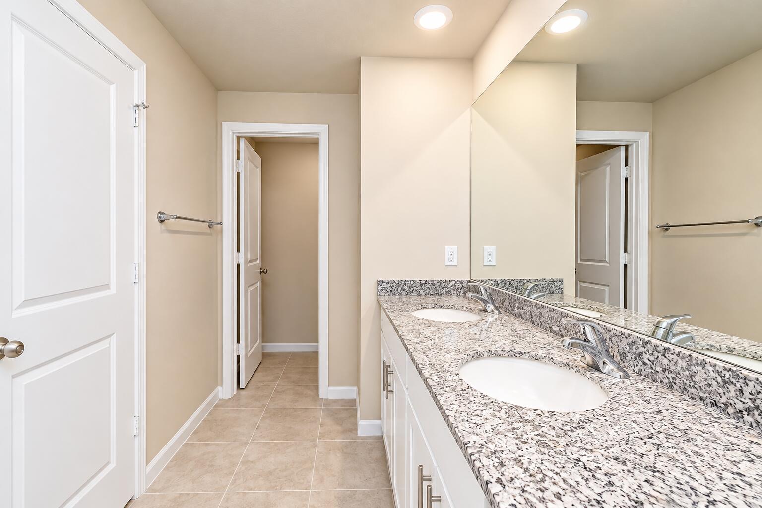 5648 MENTMORE, Mangonia Park FL 33407