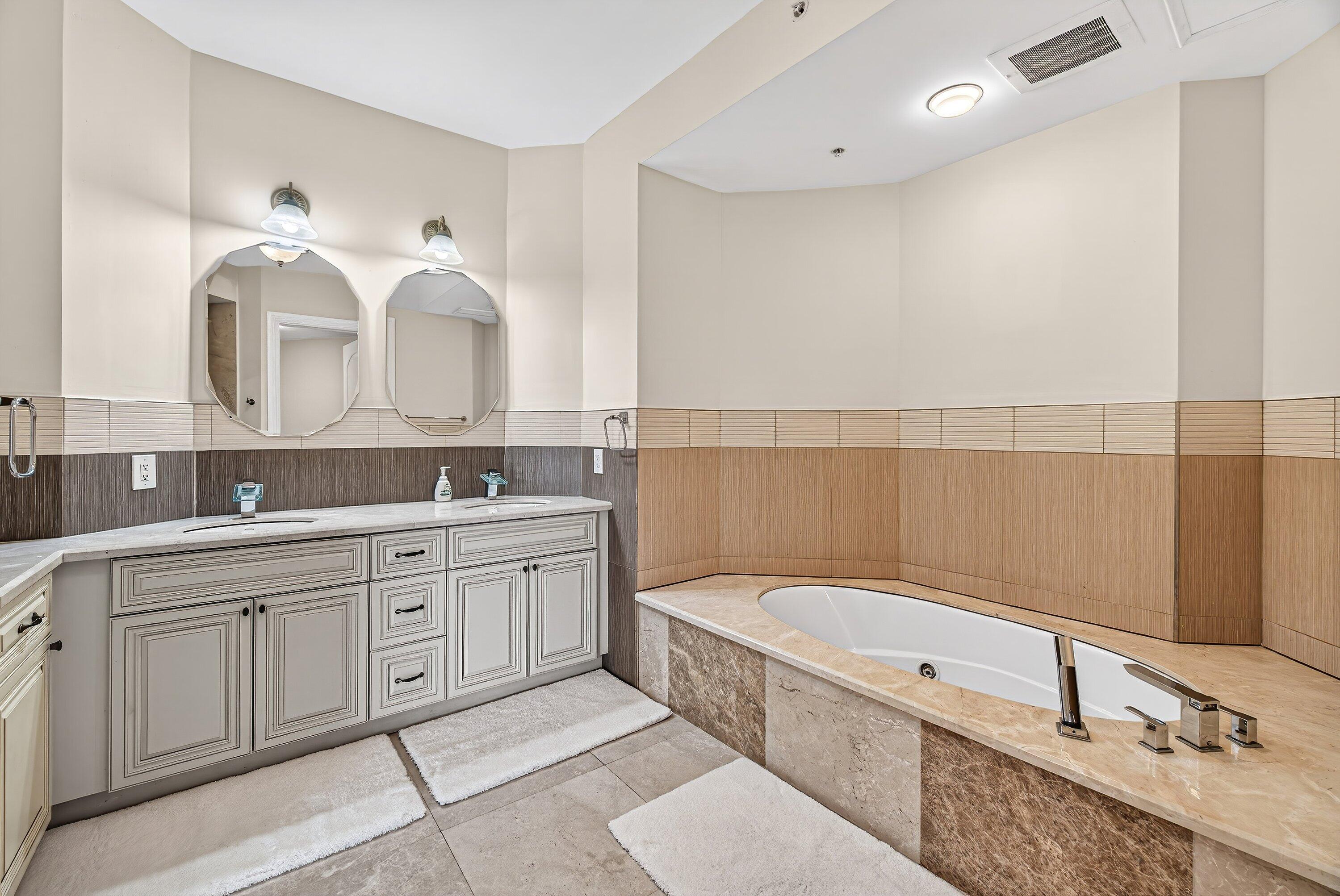 3000 S HIGHWAY A1A #302, Jupiter FL 33477