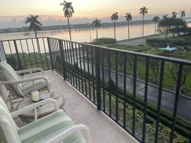 1701 S FLAGLER #403, West Palm Beach FL 33401