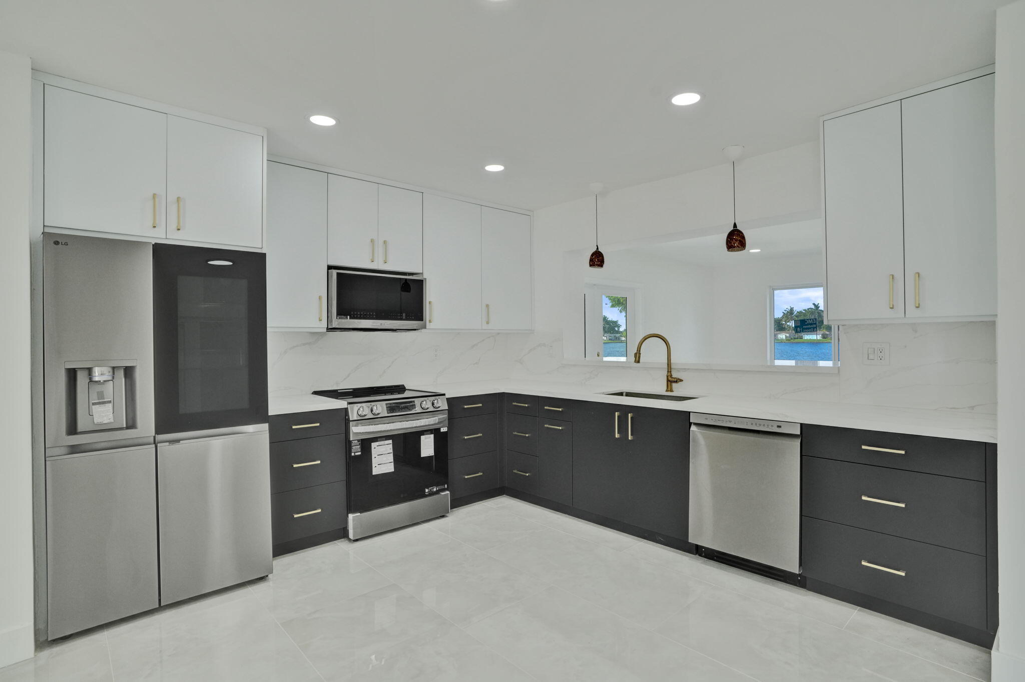 8351 NW 19TH, Pembroke Pines FL 33024