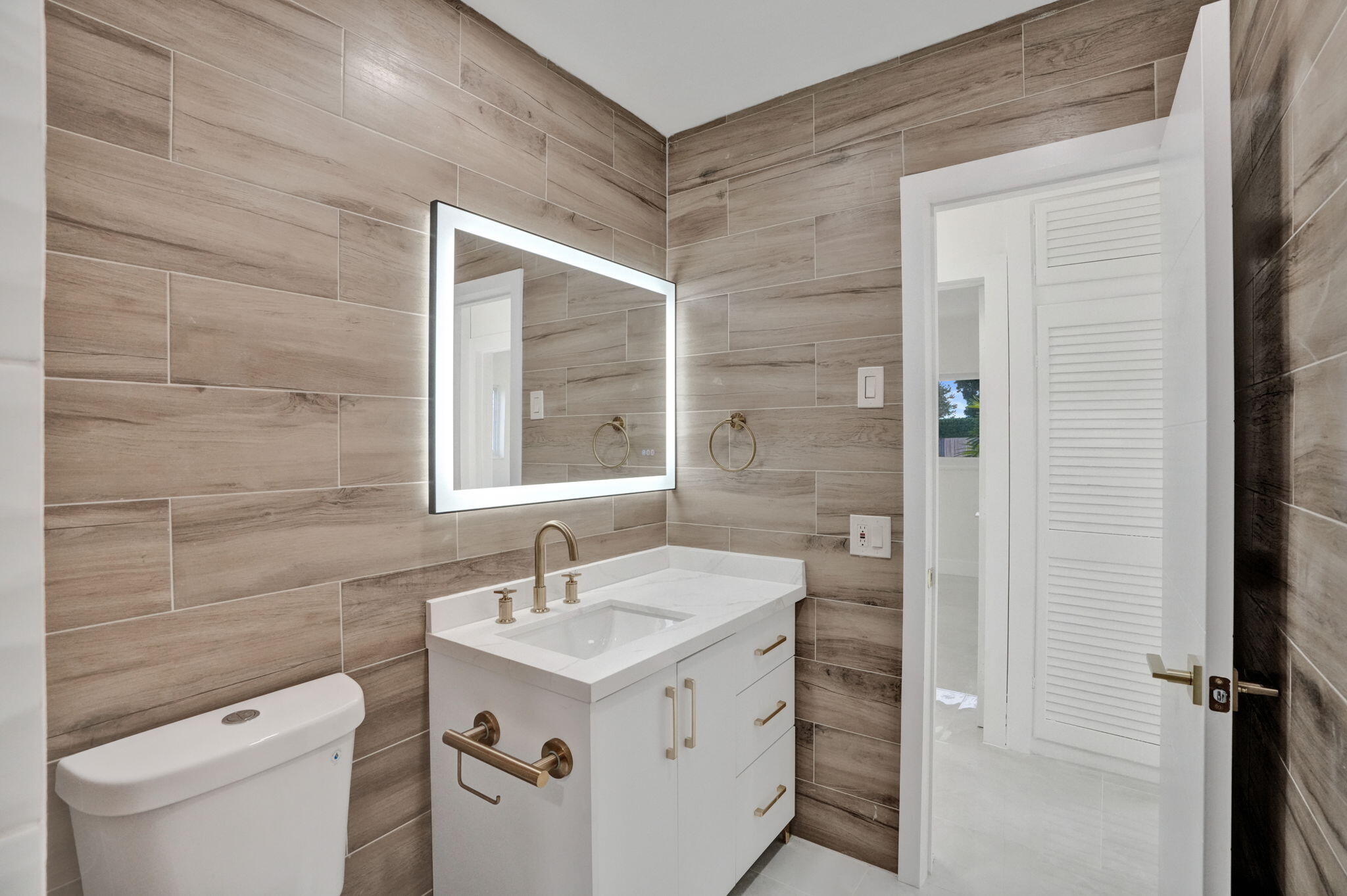 8351 NW 19TH, Pembroke Pines FL 33024