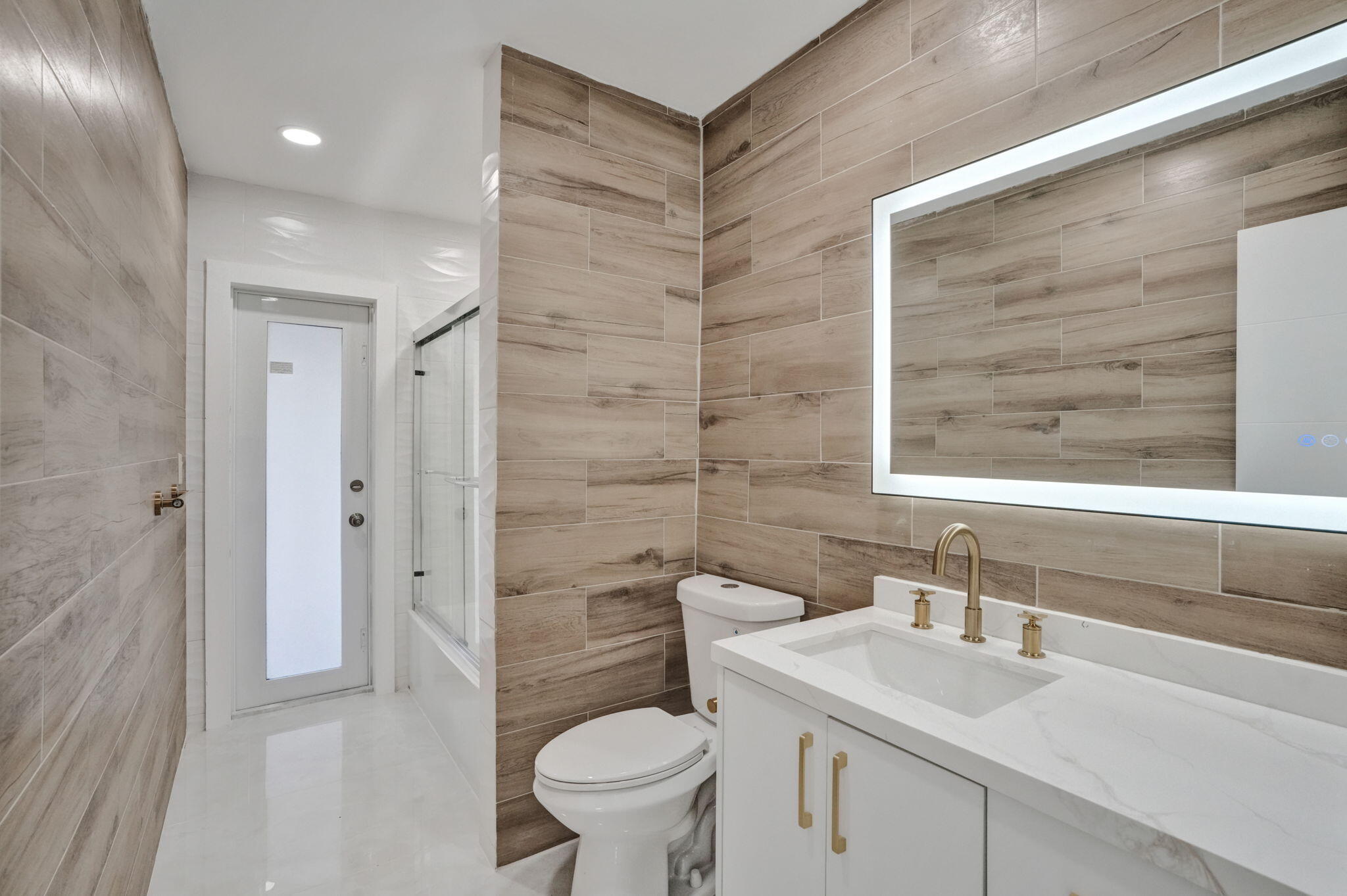 8351 NW 19TH, Pembroke Pines FL 33024
