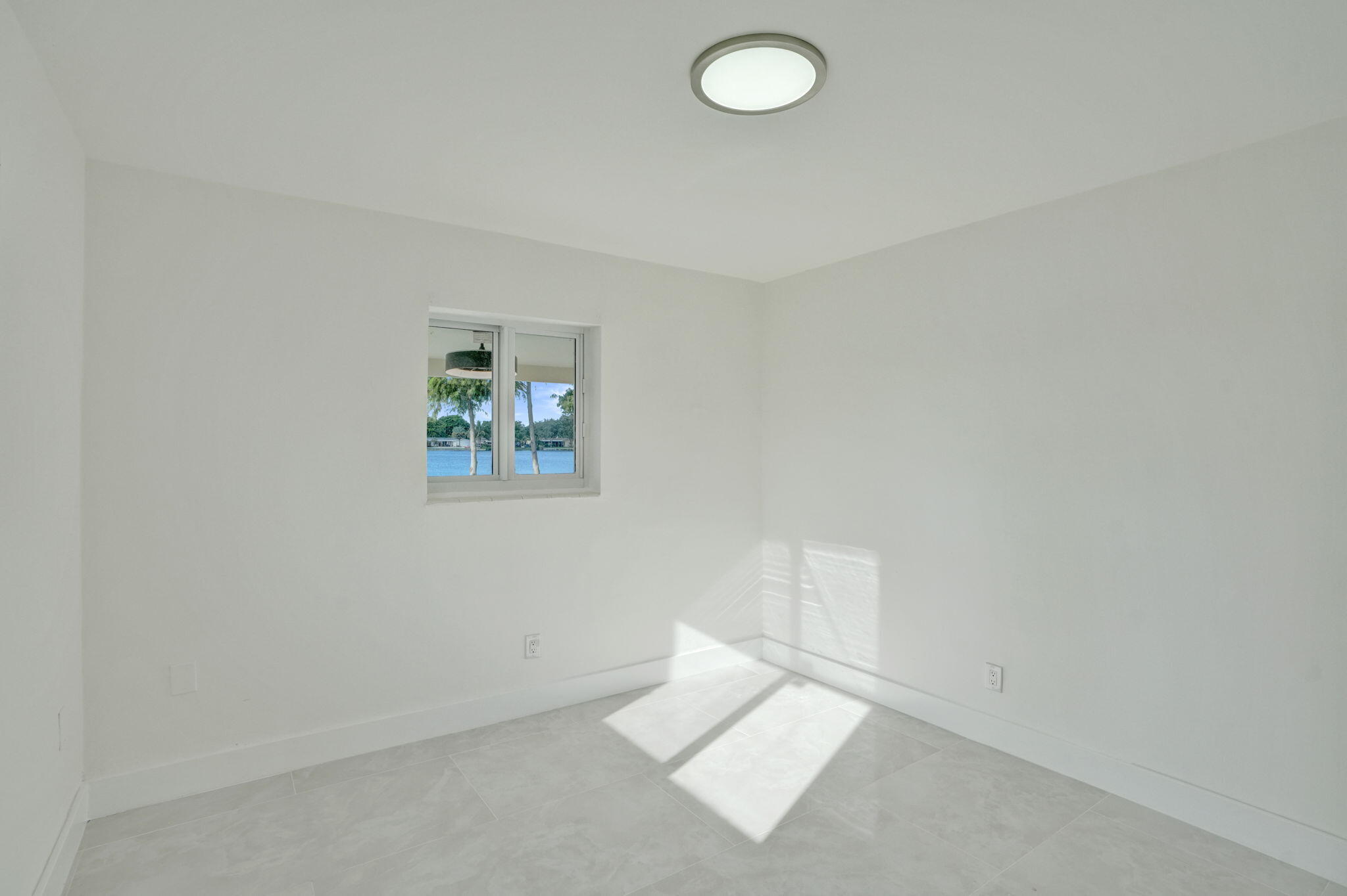 8351 NW 19TH, Pembroke Pines FL 33024