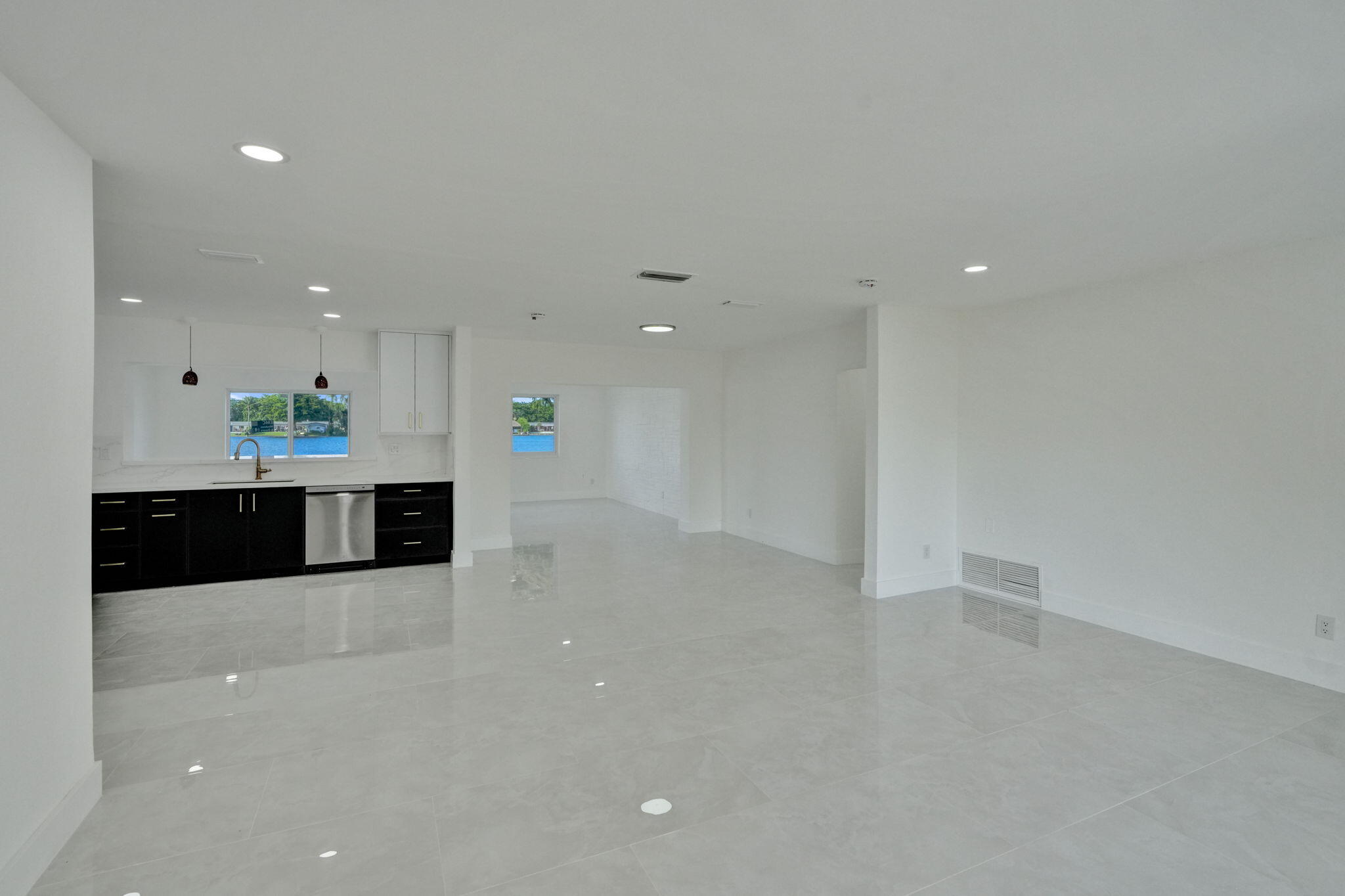 8351 NW 19TH, Pembroke Pines FL 33024