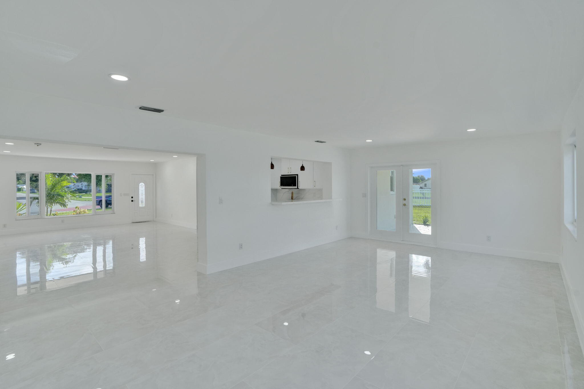 8351 NW 19TH, Pembroke Pines FL 33024