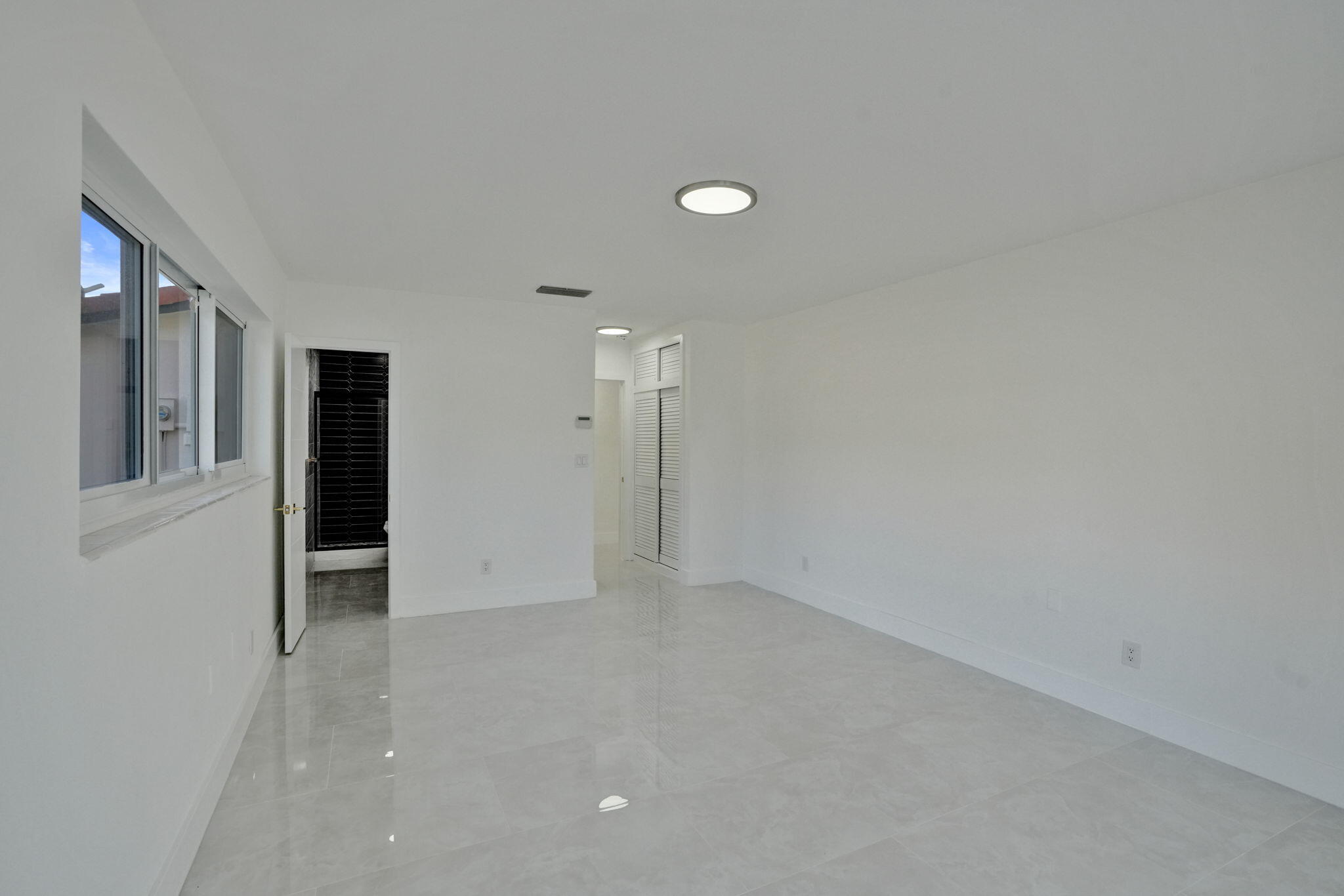 8351 NW 19TH, Pembroke Pines FL 33024