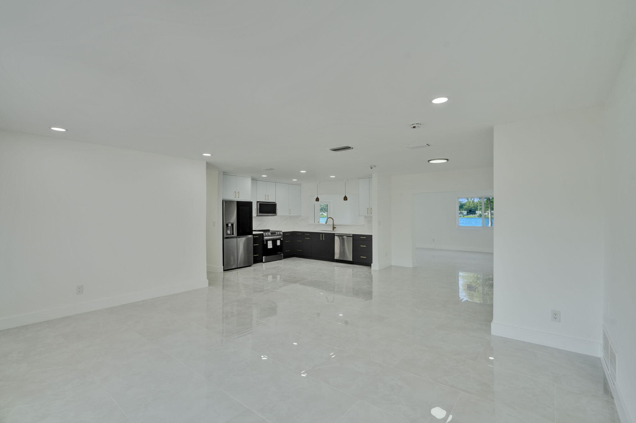 8351 NW 19TH, Pembroke Pines FL 33024
