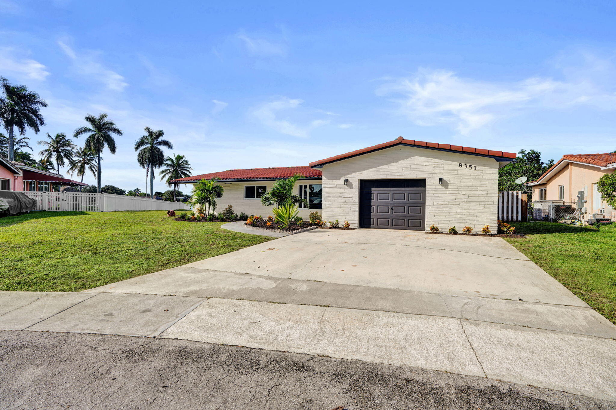 8351 NW 19TH, Pembroke Pines FL 33024