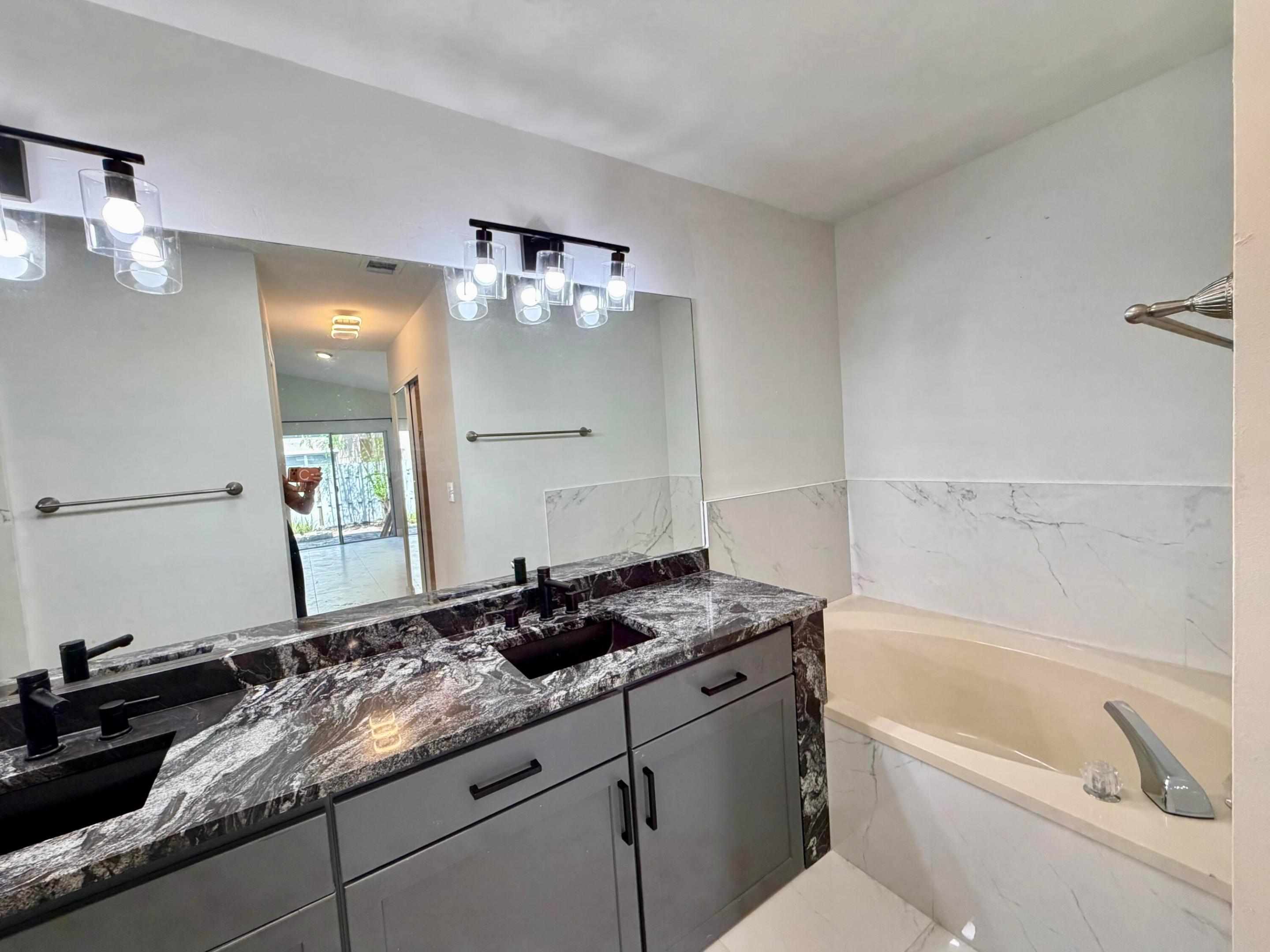 5305 NW 54TH, Coconut Creek FL 33073