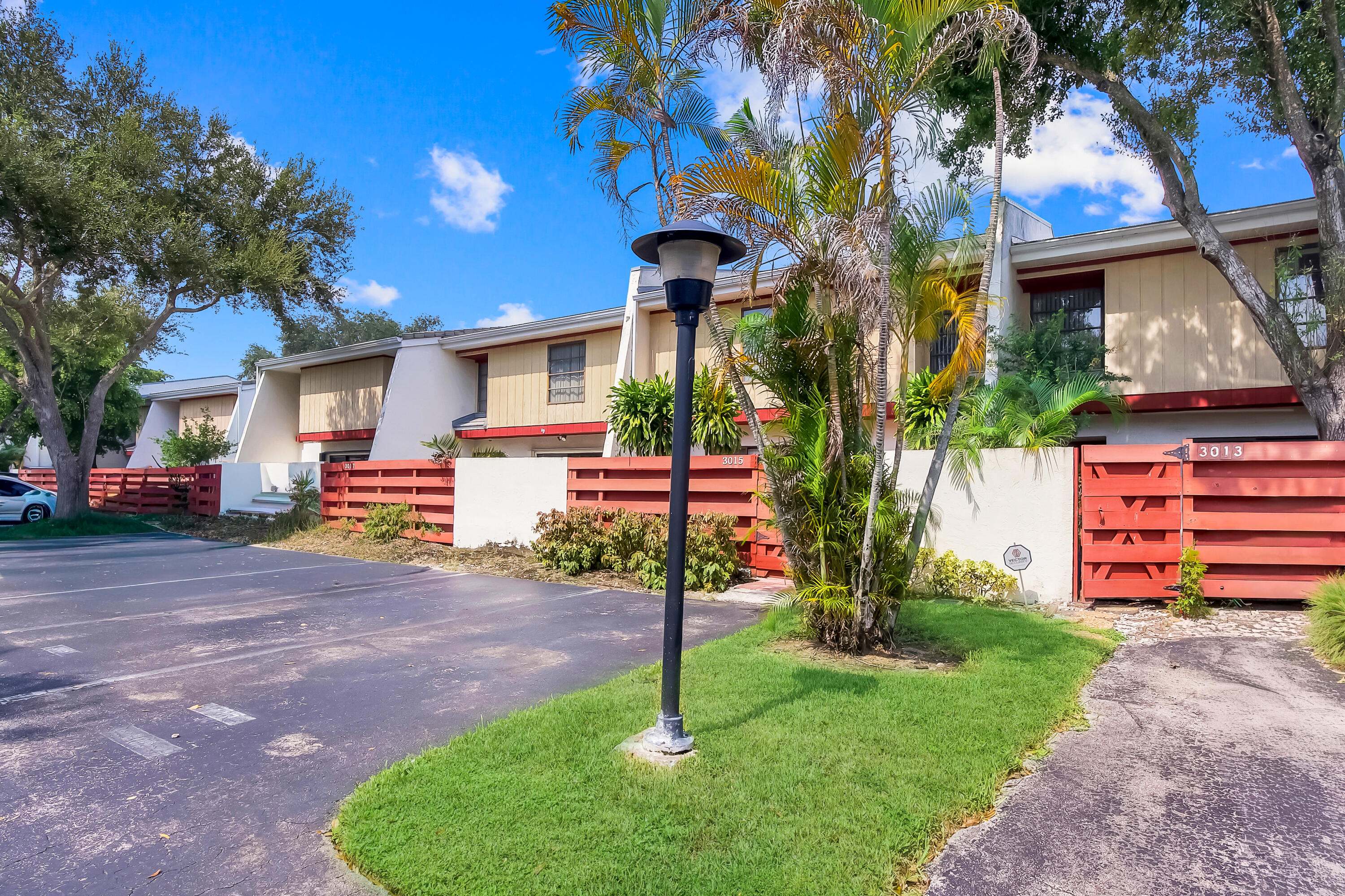3015 OAKTREE #Unit 277, Hollywood FL 33021