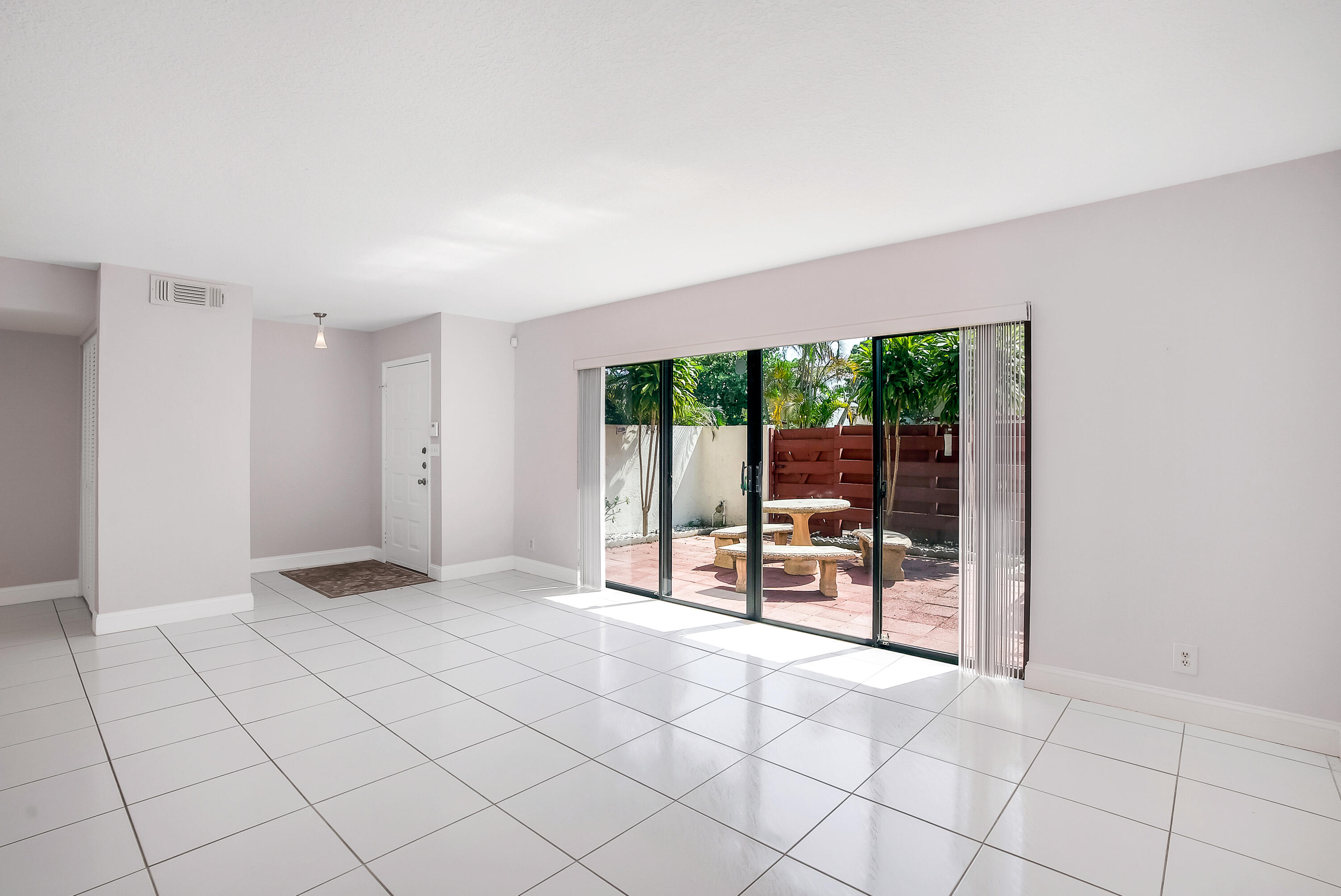 3015 OAKTREE #Unit 277, Hollywood FL 33021