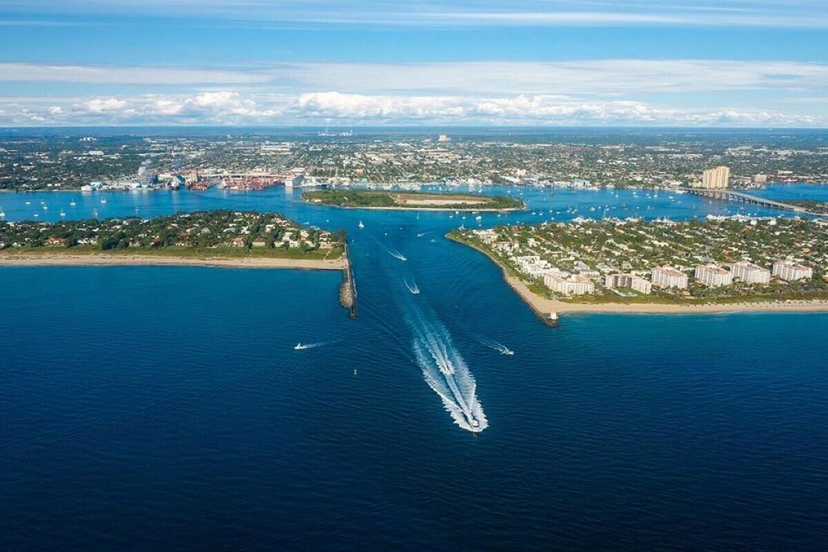 220 Lake Shore #1111, Lake Park FL 33403