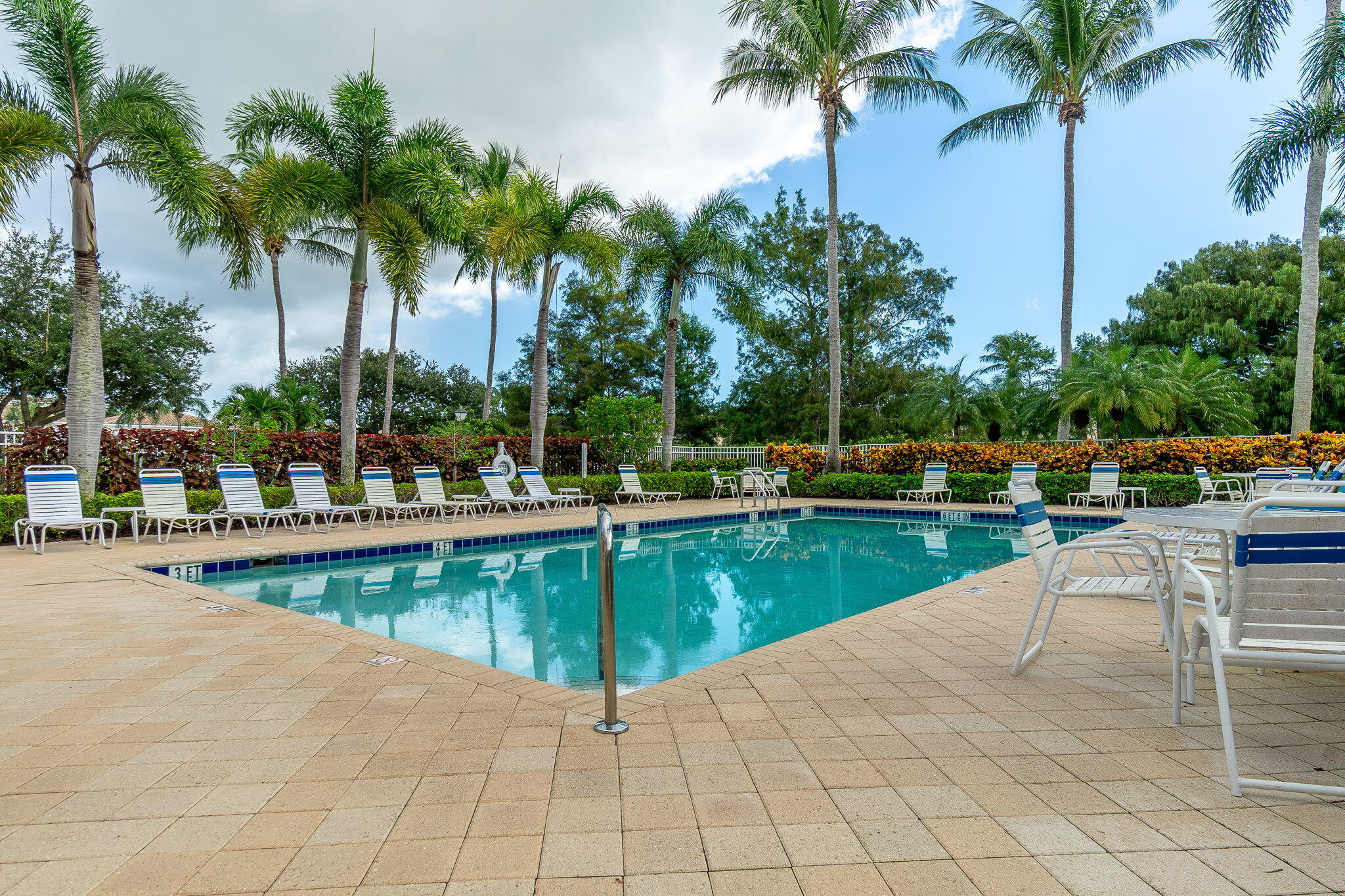 203 FORTUNA, Palm Beach Gardens FL 33410