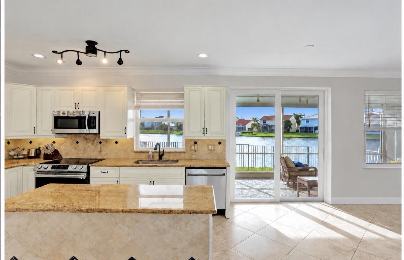 9707 TAVERNIER, Boca Raton FL 33496
