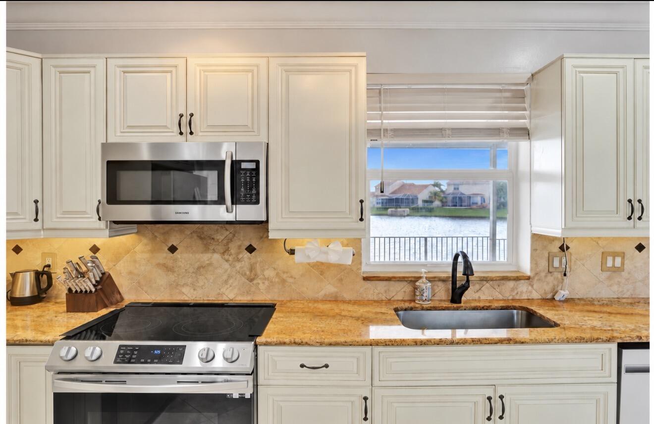 9707 TAVERNIER, Boca Raton FL 33496