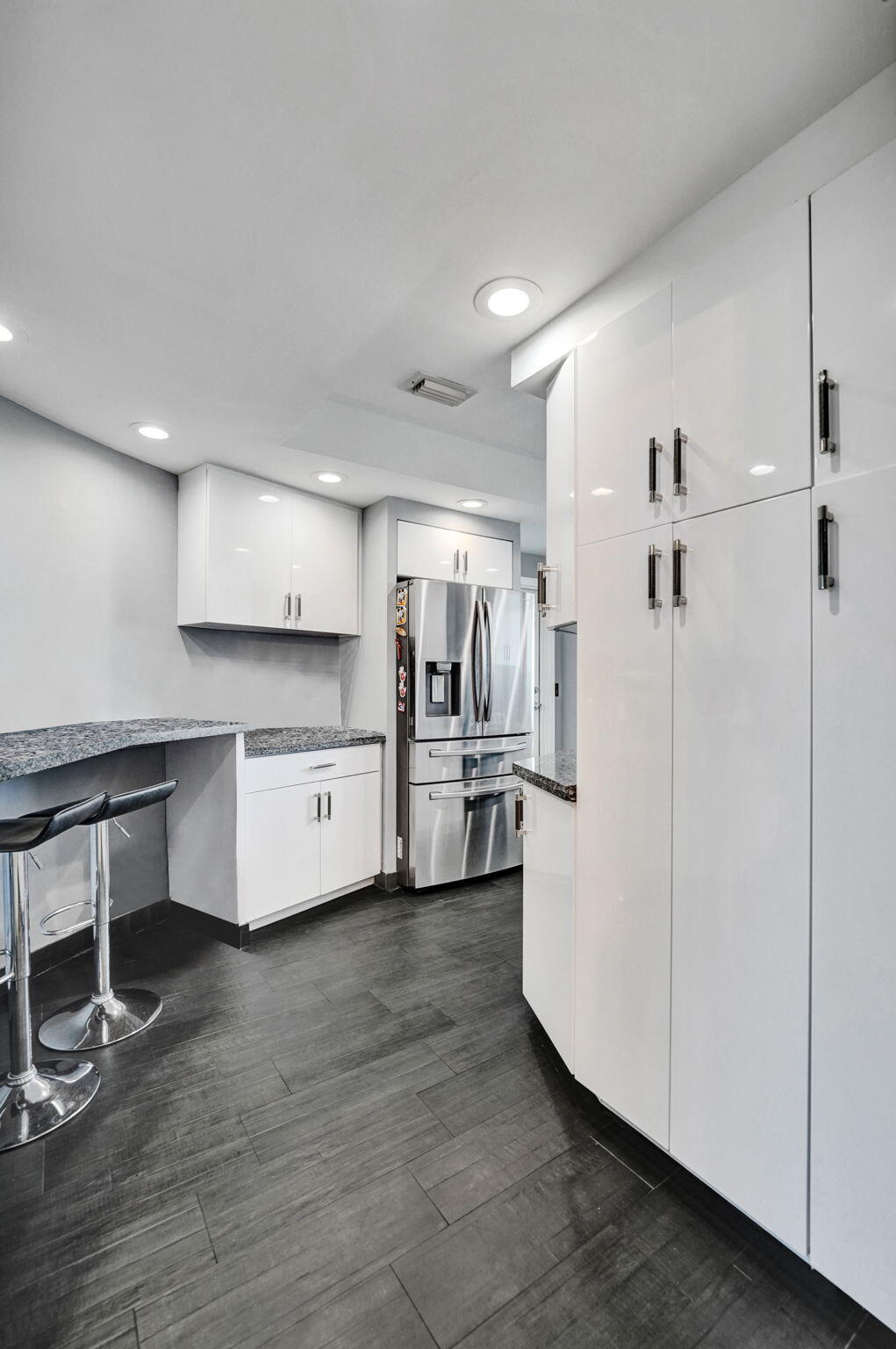 333 SUNSET #207, Fort Lauderdale FL 33301