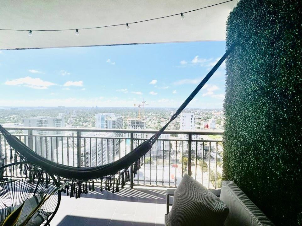 999 SW 1ST #3313, Miami FL 33130