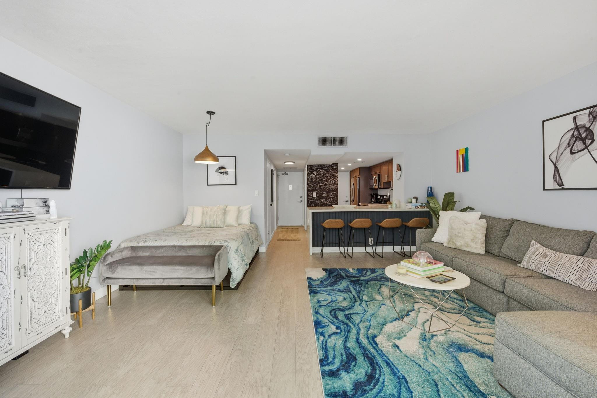 1200 West #324, Miami Beach FL 33139