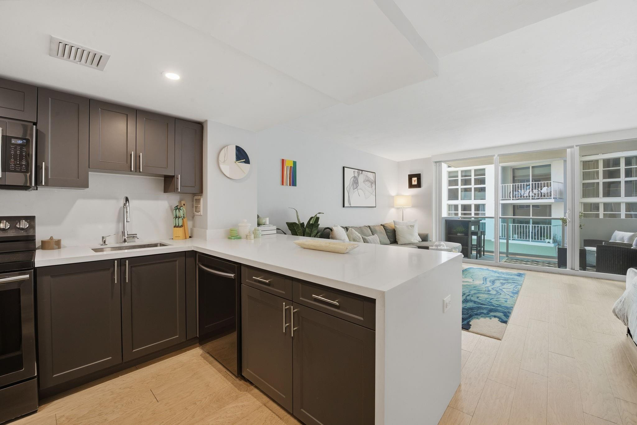 1200 West #324, Miami Beach FL 33139