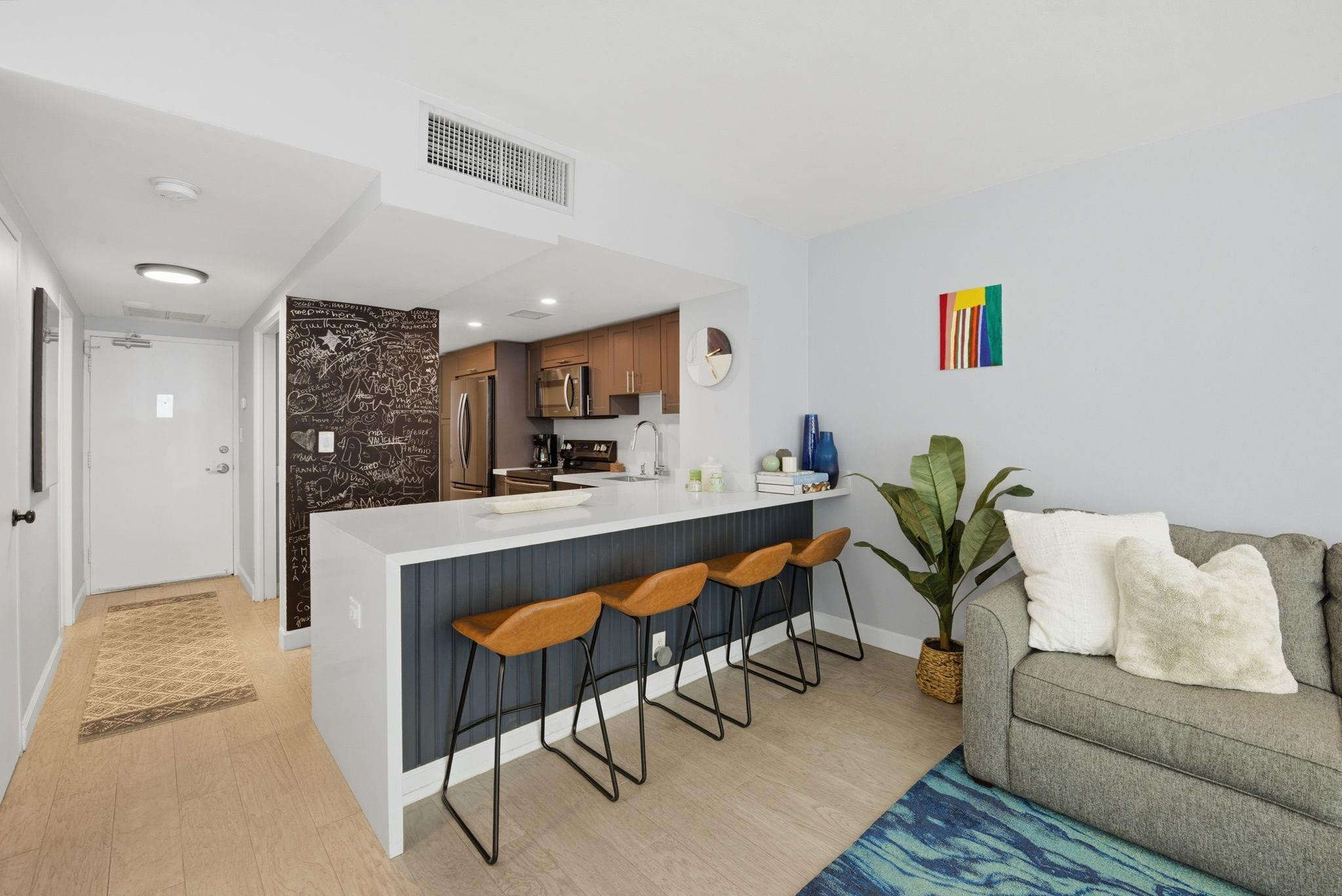 1200 West #324, Miami Beach FL 33139