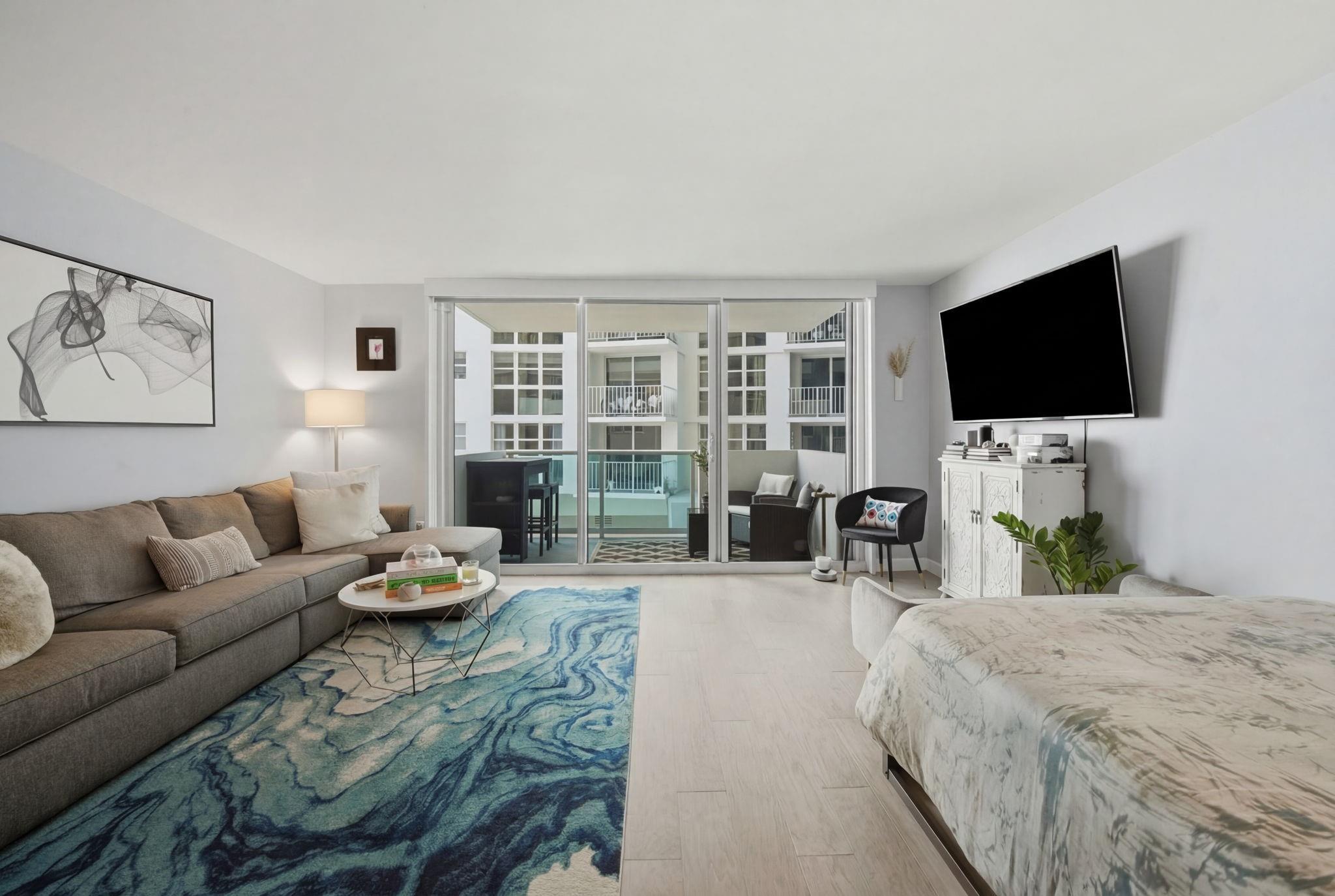 1200 West #324, Miami Beach FL 33139