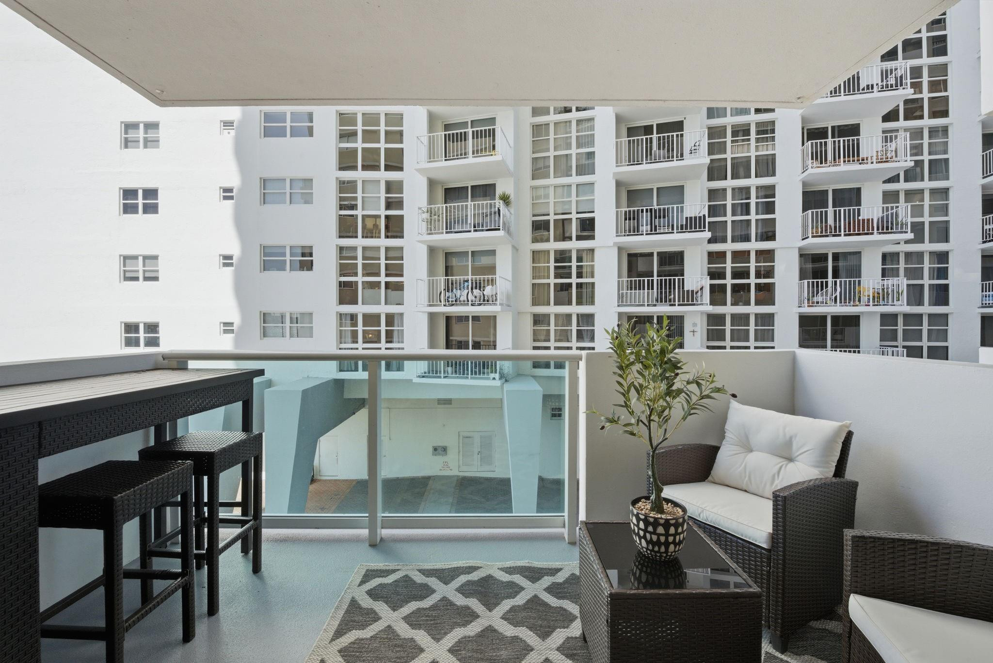 1200 West #324, Miami Beach FL 33139