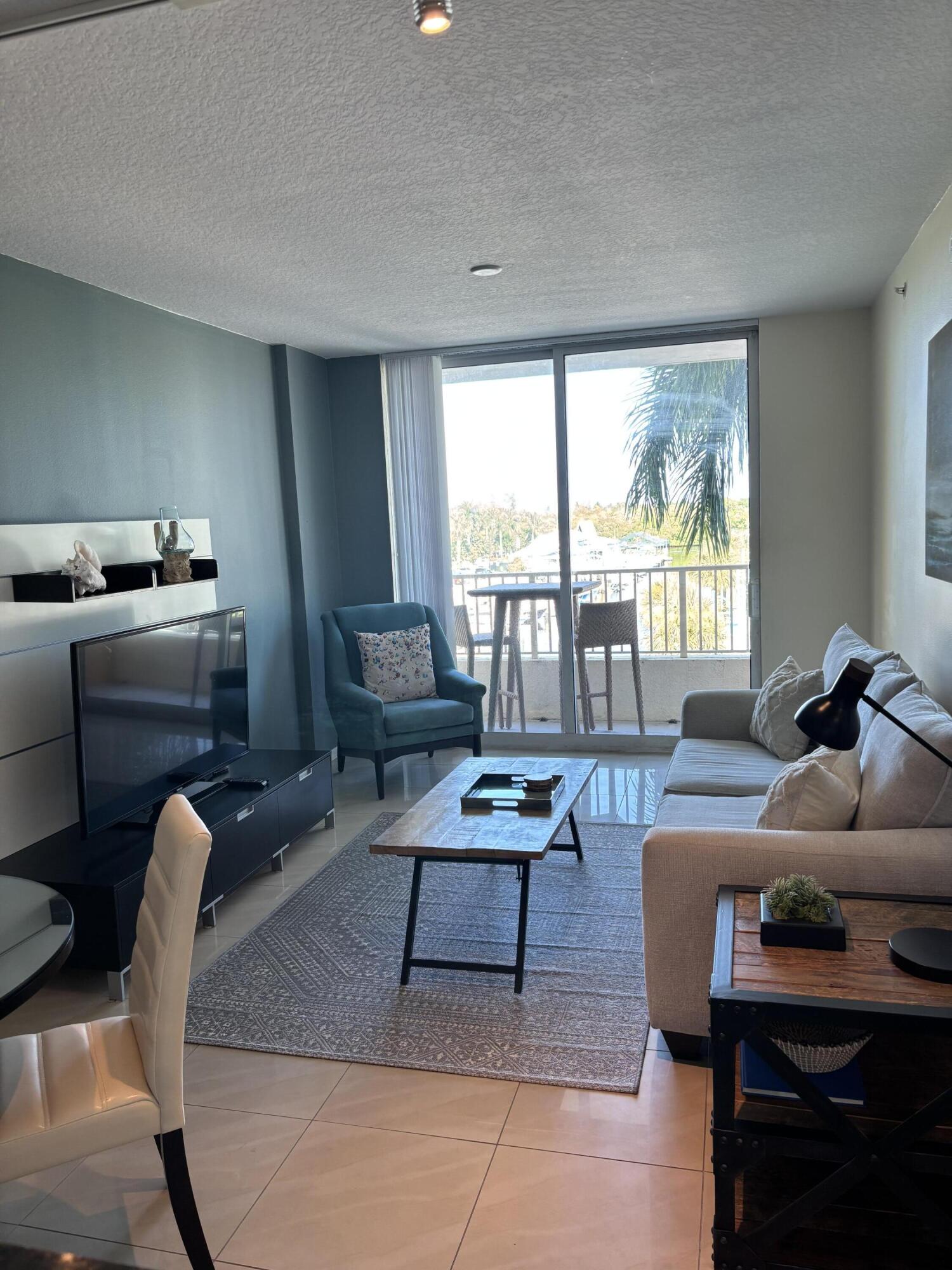 100 NE 6th, Boynton Beach FL 33435