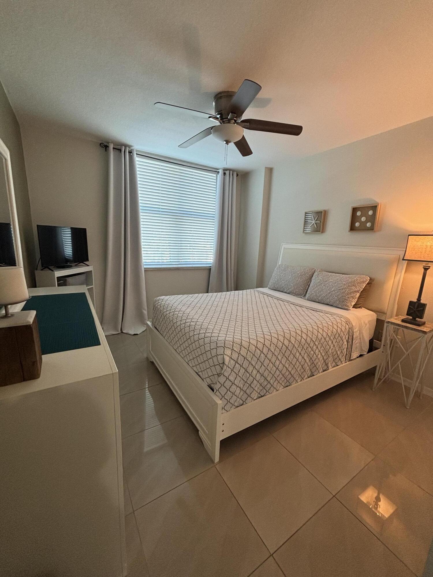 100 NE 6th, Boynton Beach FL 33435