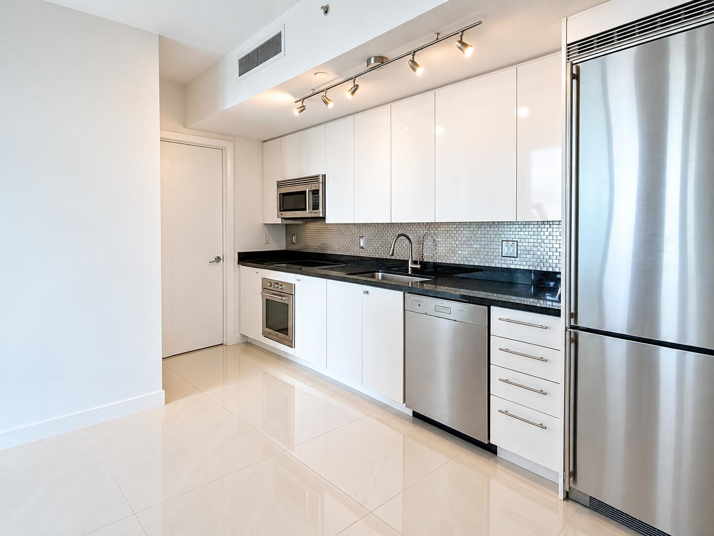 92 SW 3rd #4006, Miami FL 33130