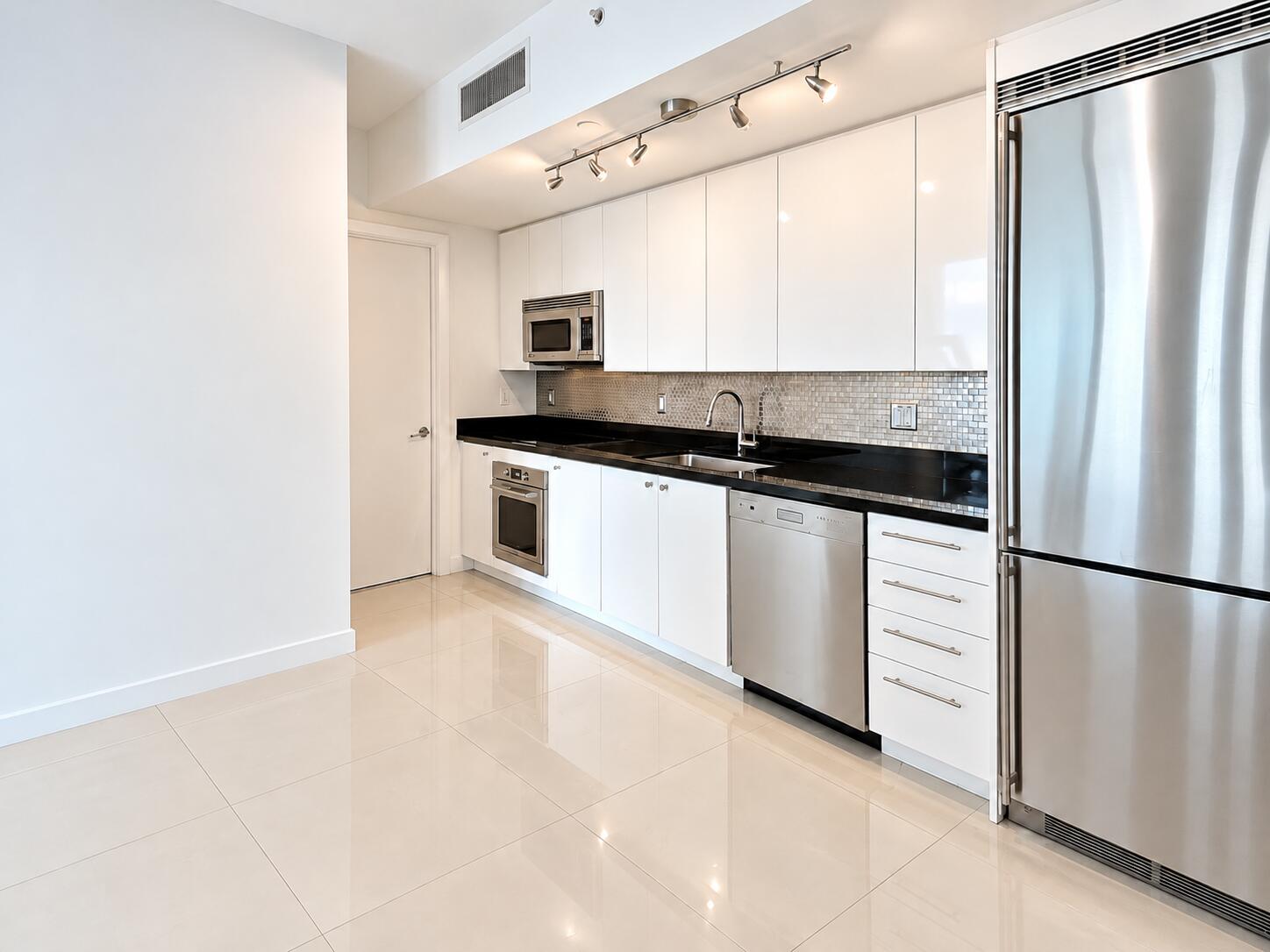 92 SW 3rd #4006, Miami FL 33130