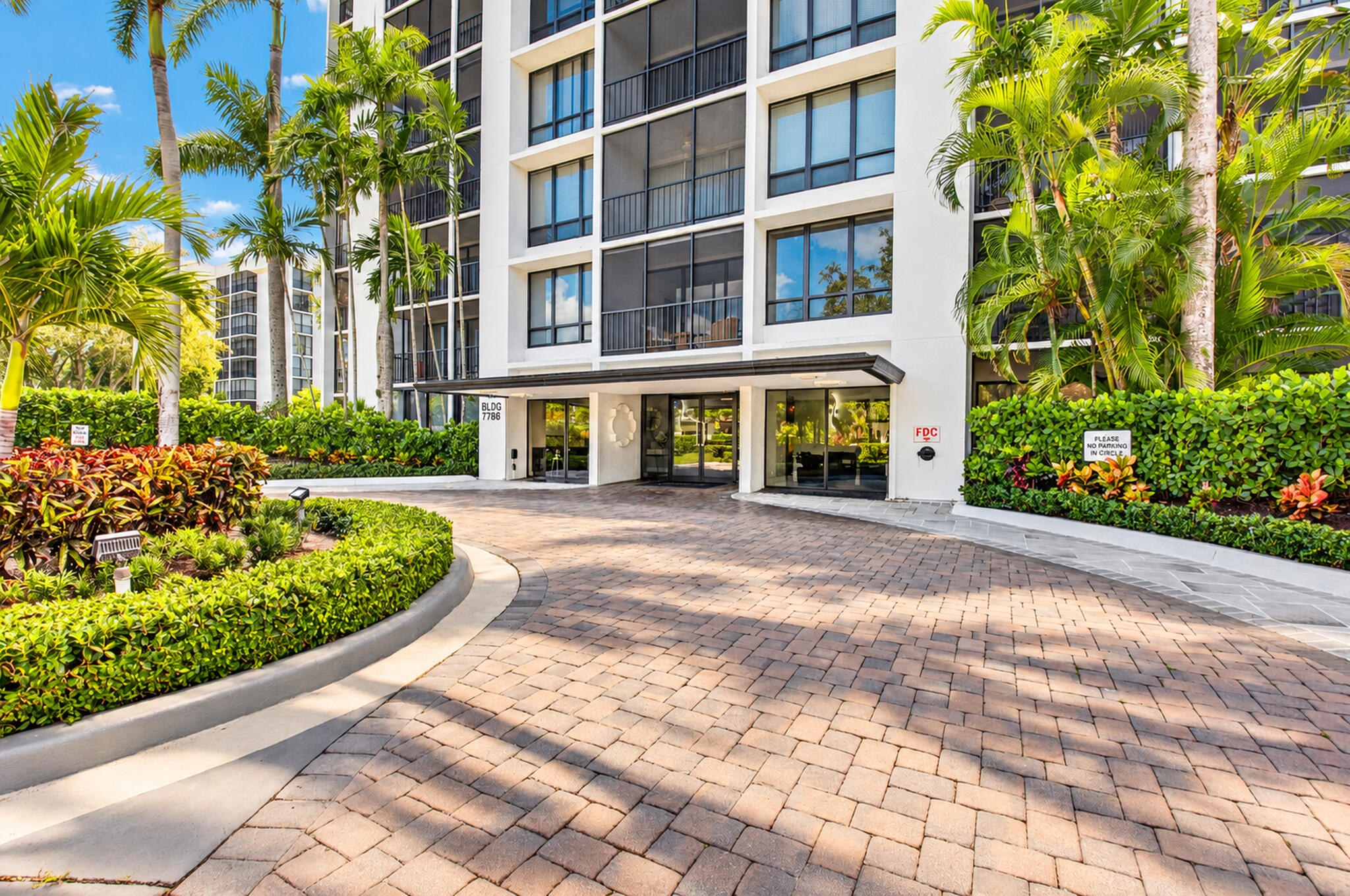 7786 Lakeside #614, Boca Raton FL 33434