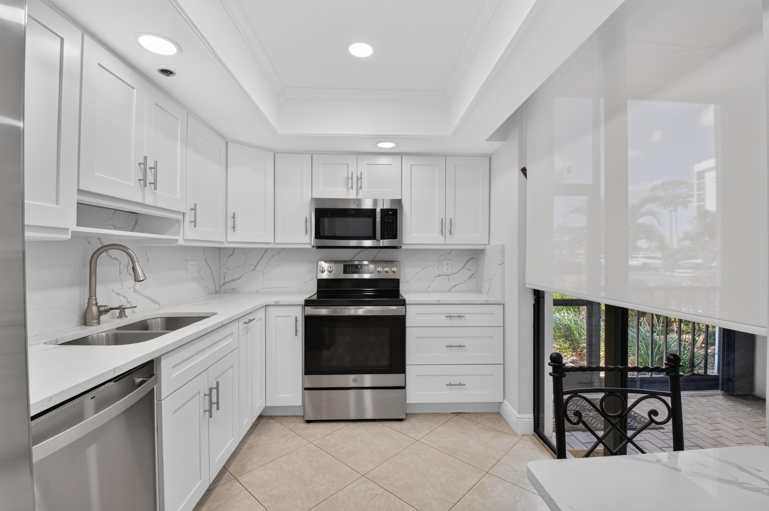 7786 Lakeside #614, Boca Raton FL 33434