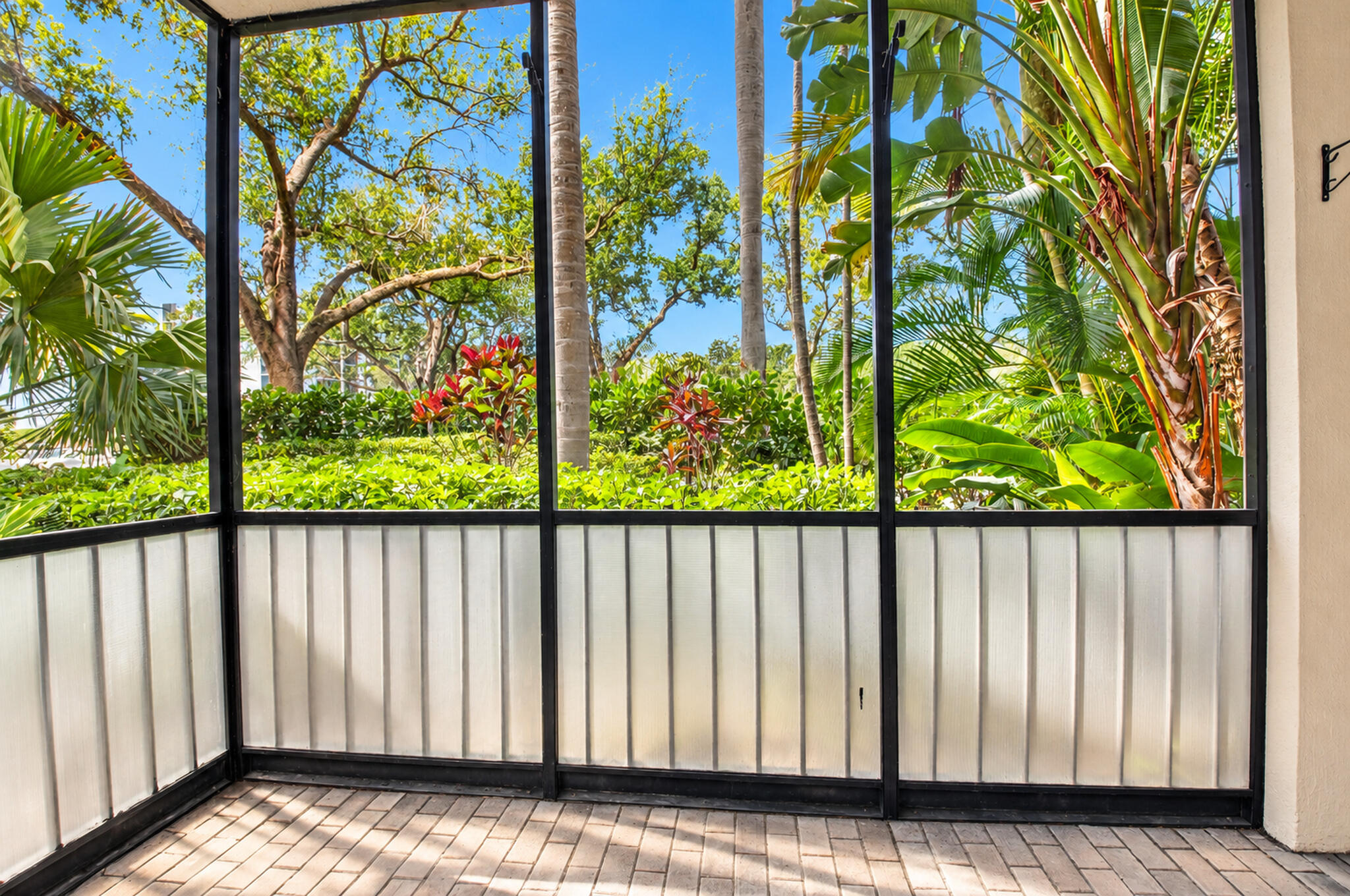 7786 Lakeside #614, Boca Raton FL 33434
