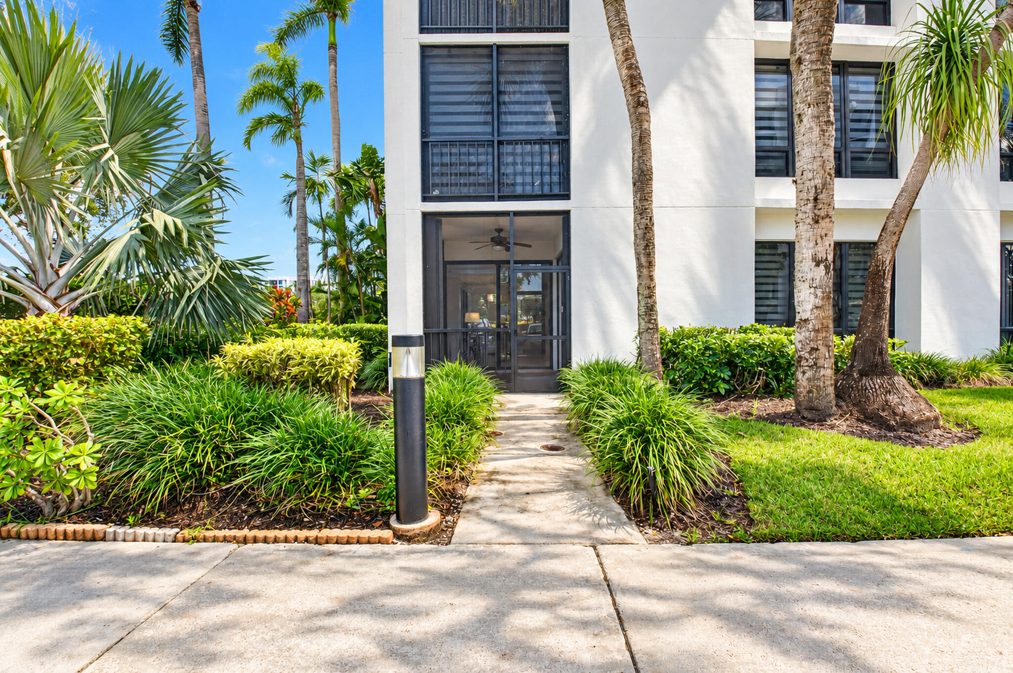 7786 Lakeside #614, Boca Raton FL 33434
