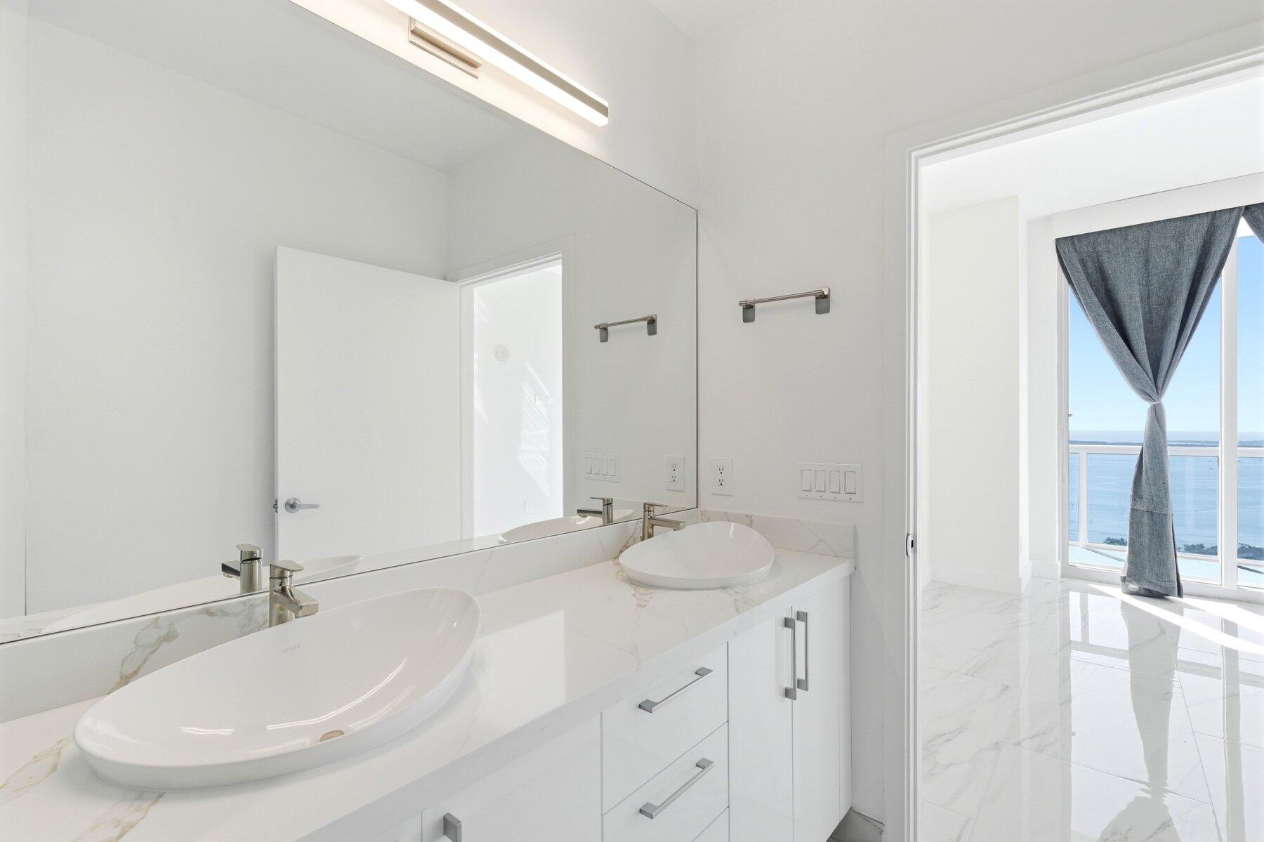 888 BISCAYNE #4904, Miami FL 33132